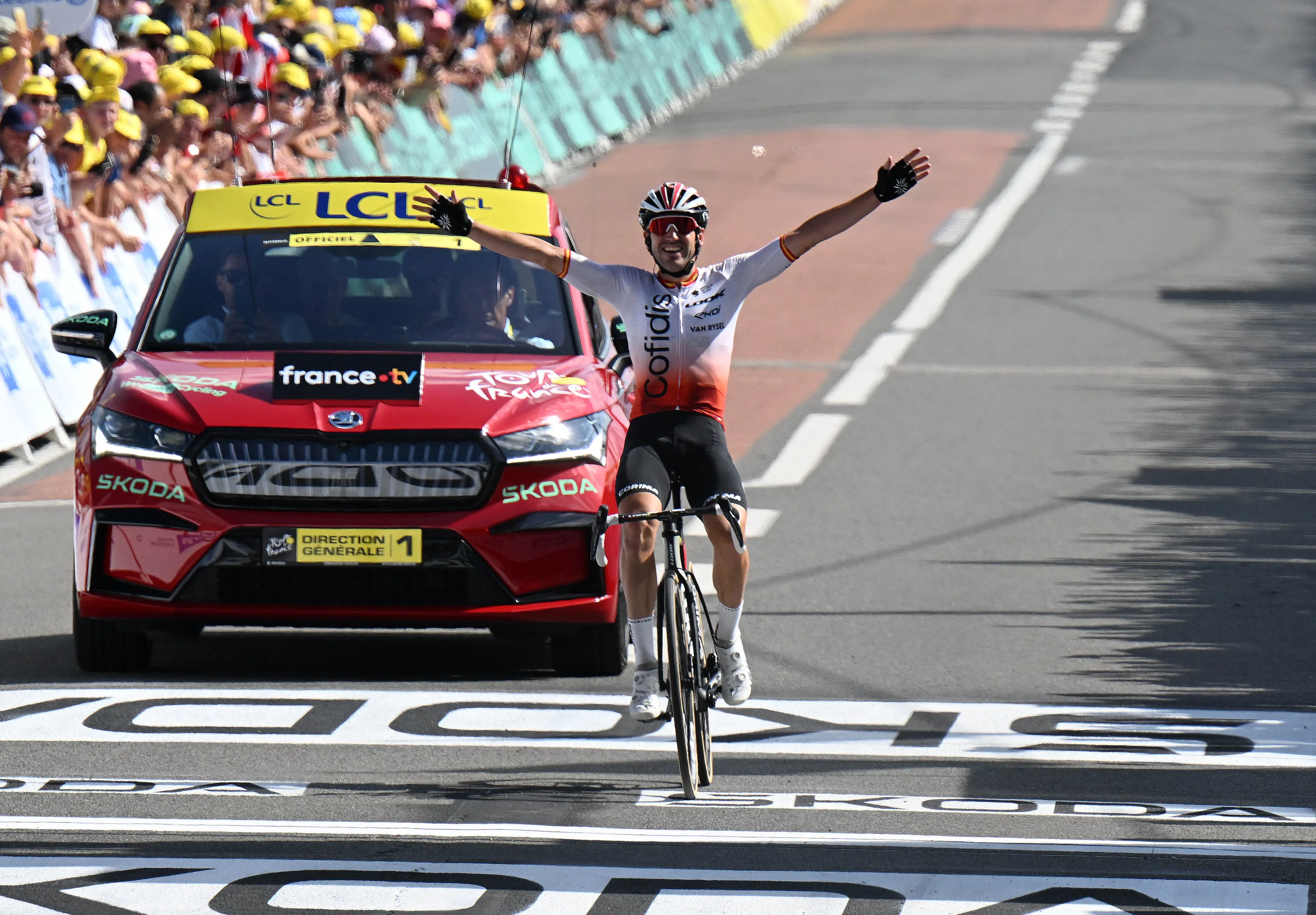 Tour de France: Explosive stage 12 sees another crazy start, breakaway win sees Ion Izagirre back at the top