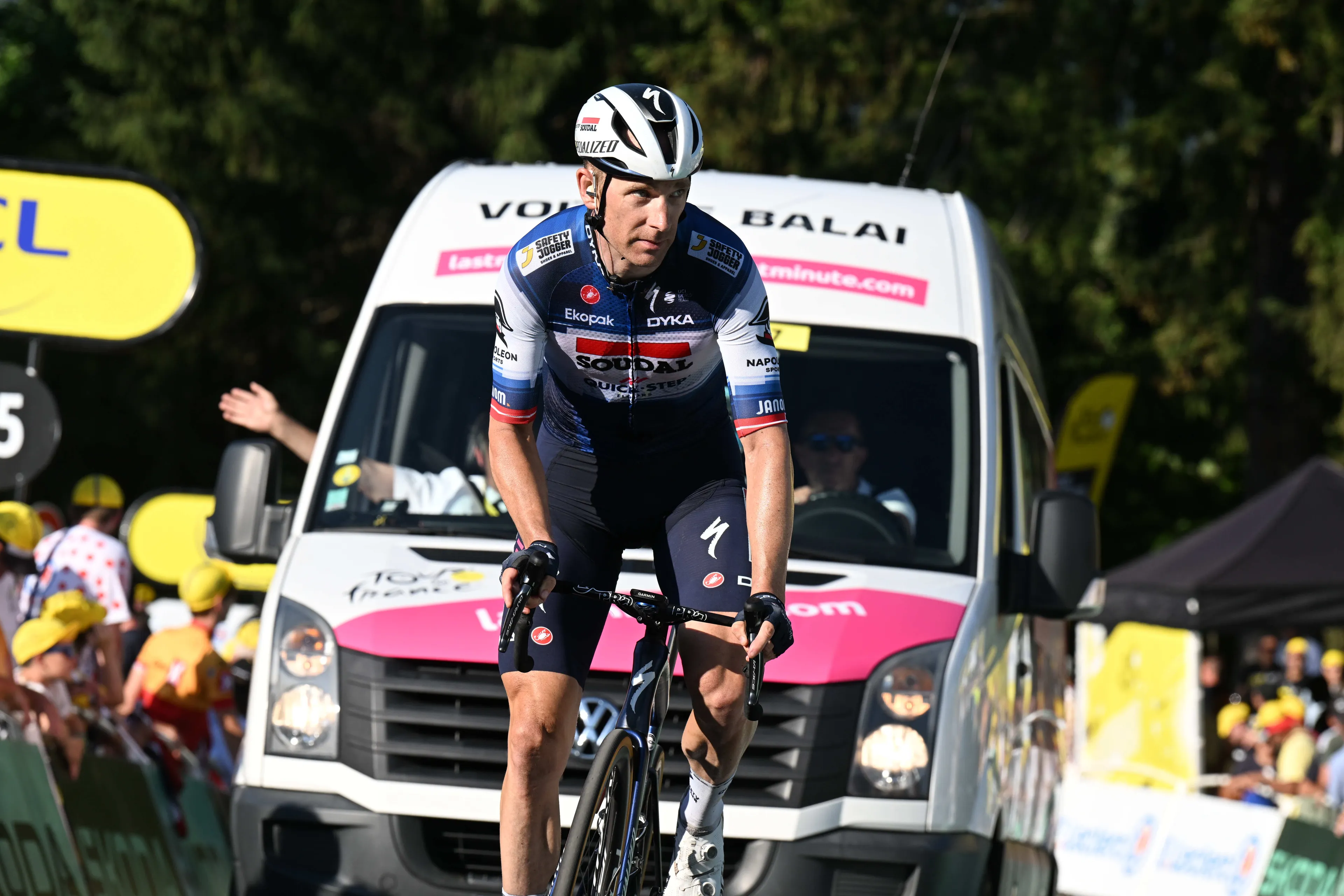 Astana keen to convince Cavendish to sign extension by bringing in Michael Morkov as leadout