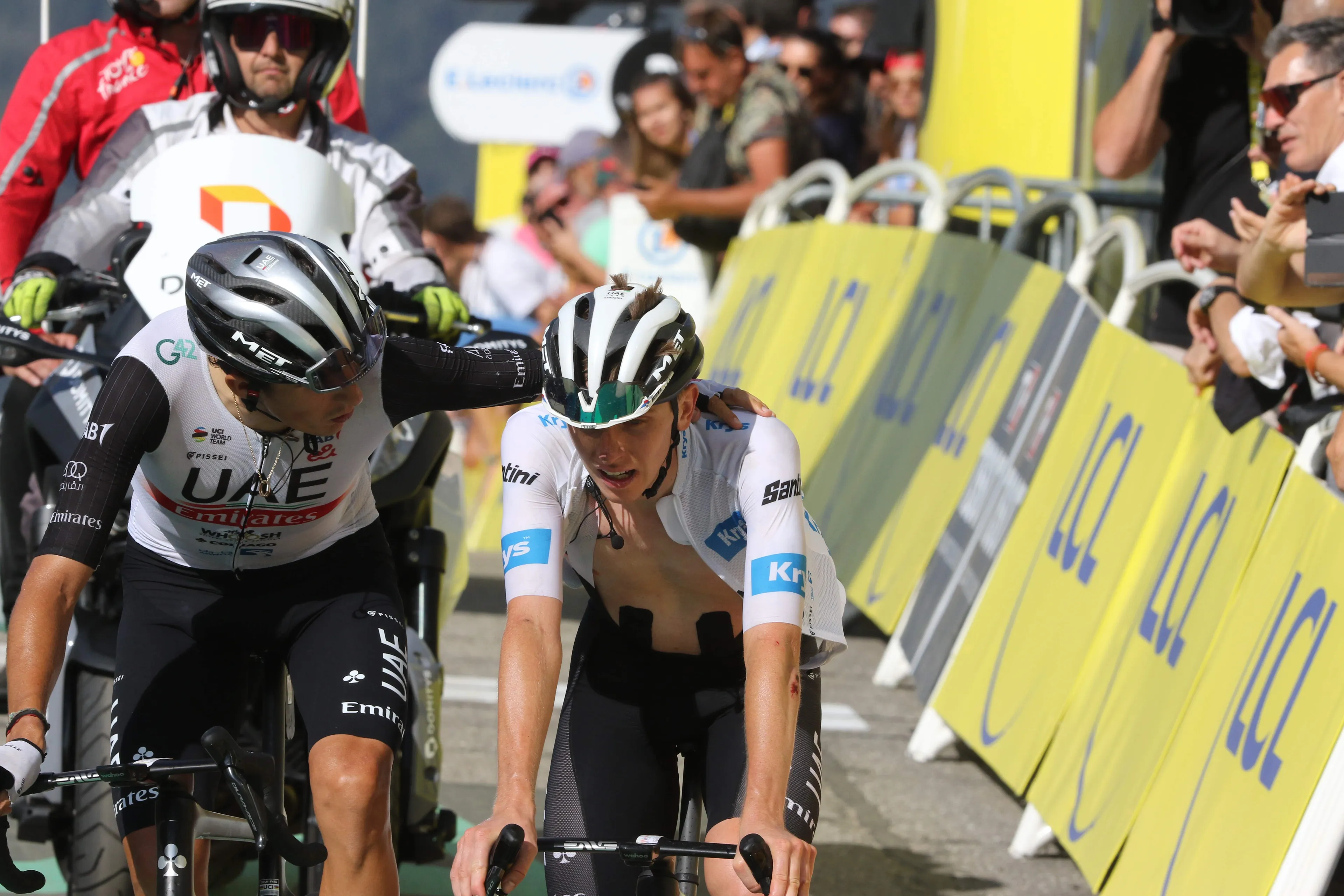 "Two years ago he crashed at Liège and that cost him the Tour de France" - Italian ex-pro sends warning to Paris-Roubaix bound Tadej Pogacar