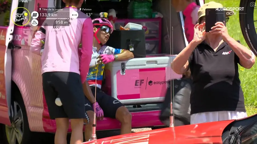 Esteban Chaves latest rider to abandon as peloton continues to feel the effects of mass crash