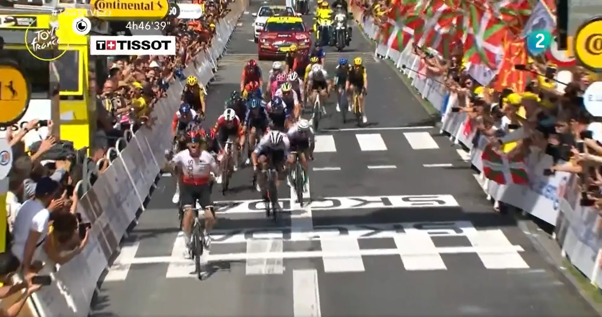 VIDEO: Victor Lafay ambushes the favourites to take brilliant win on stage 2 of the 2023 Tour de France