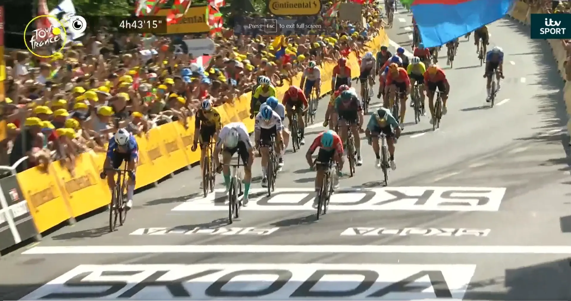 VIDEO: Lead out clinic from Mathieu van der Poel helps fire Jasper Philipsen to stage victory at the Tour de France