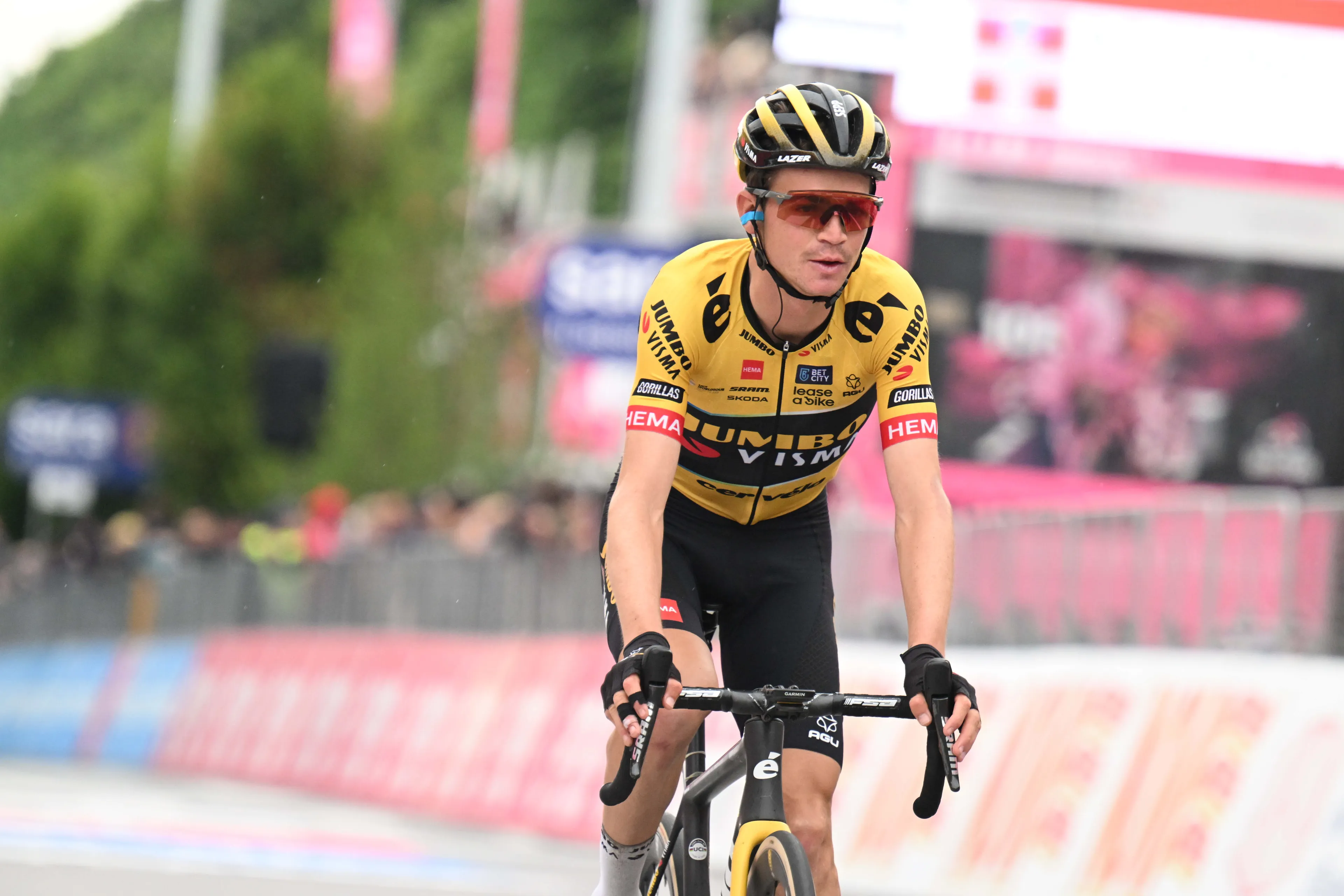 Sepp Kuss vence, Jumbo-Visma arrasa e Lenny Martinez é o novo líder da Volta à Espanha