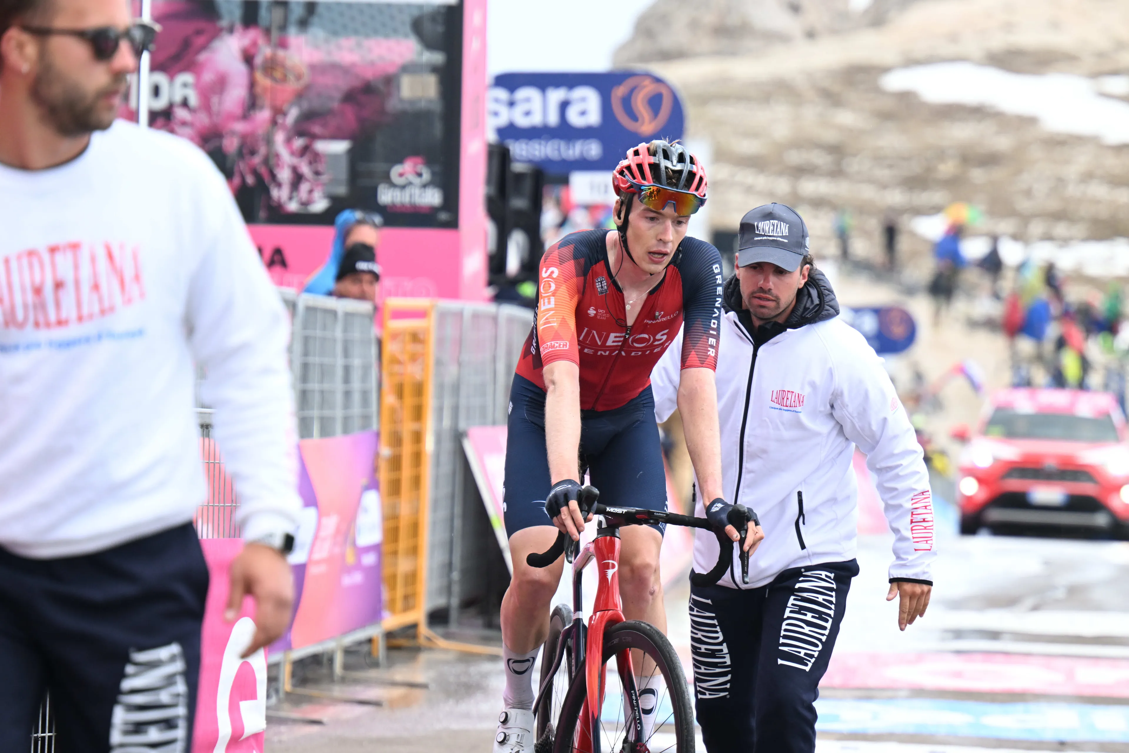 Arensman assume objetivo da INEOS - "Estamos aqui para ganhar a geral com Geraint Thomas"