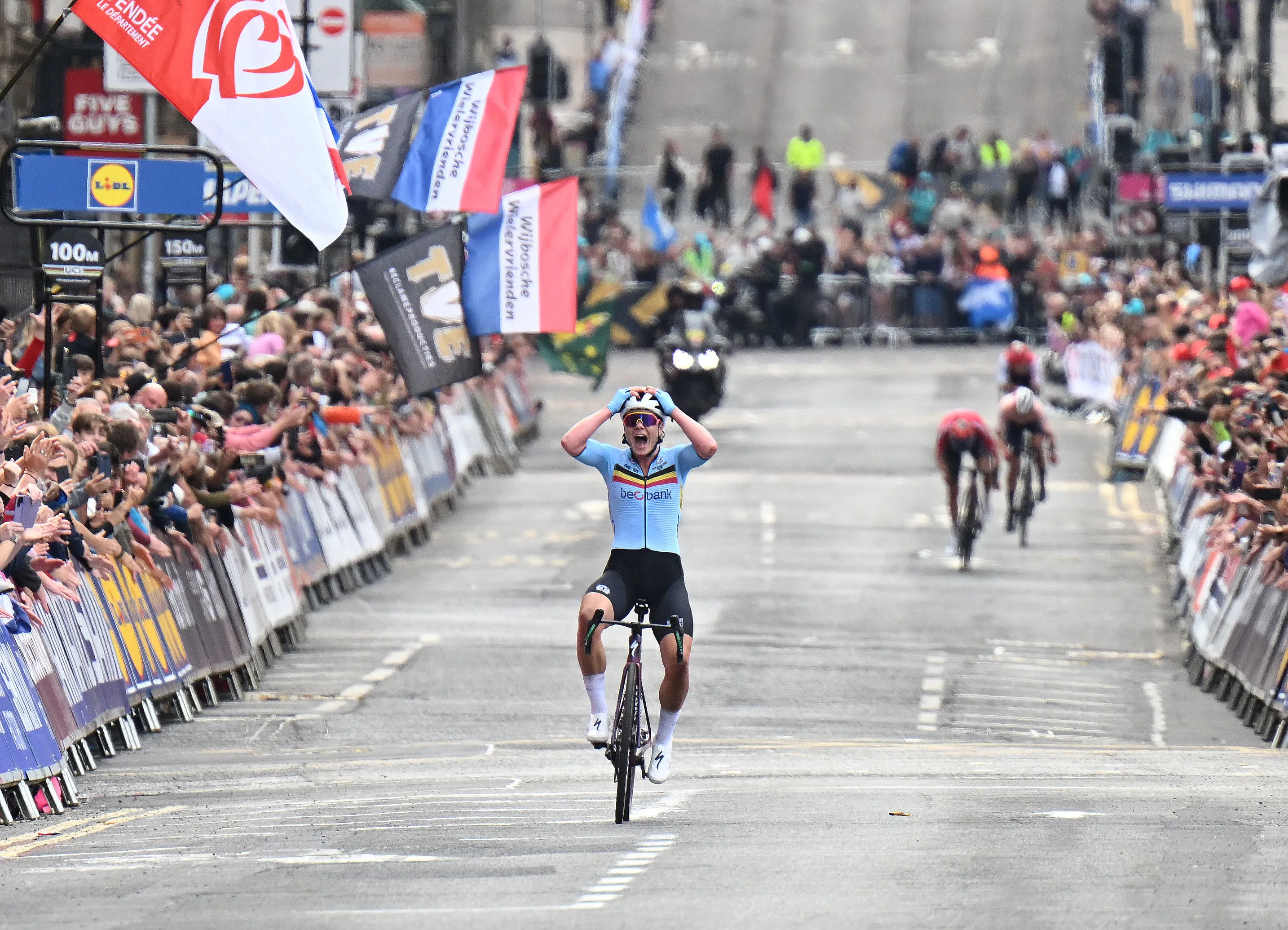 Lotte Kopecky wins Glasgow World Championships road race capping off incredible season for the Belgian