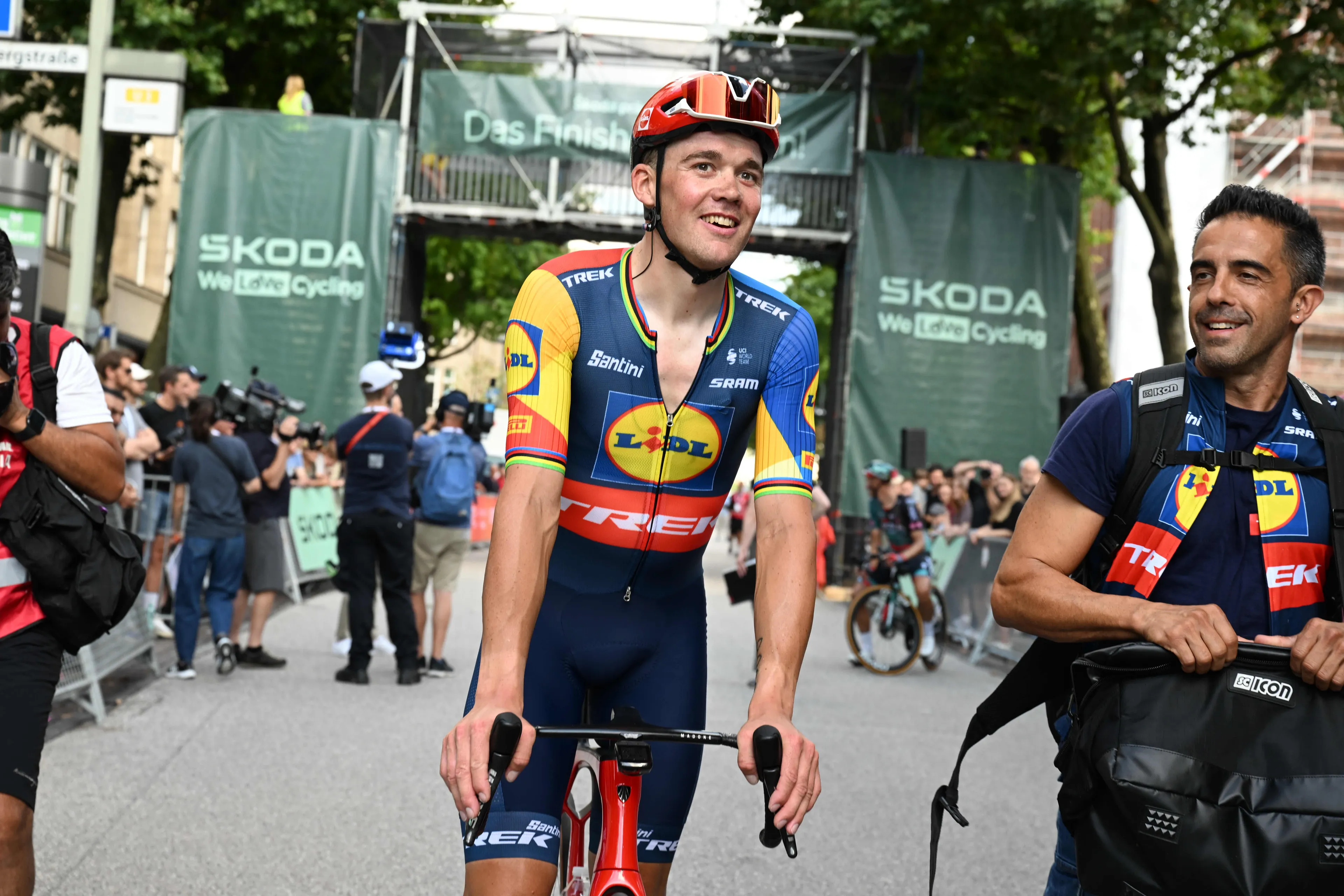 "I wouldn’t be surprised if he goes on Cipressa" - Mads Pedersen readying himself for early Tadej Pogacar attack at Milano-Sanremo