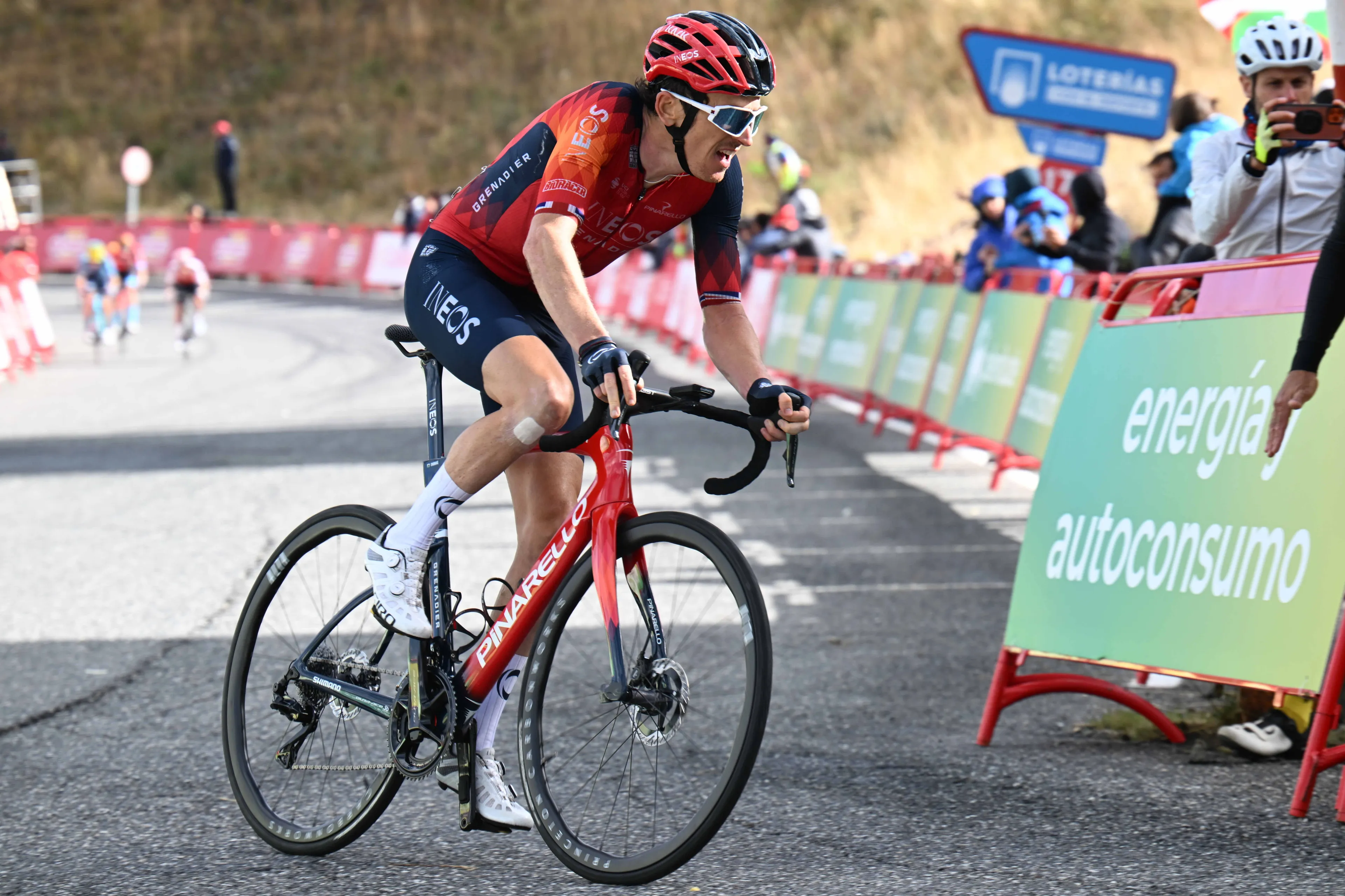 "I'm not going to give up yet" - Geraint Thomas suffers big hit on first mountain clash at Vuelta