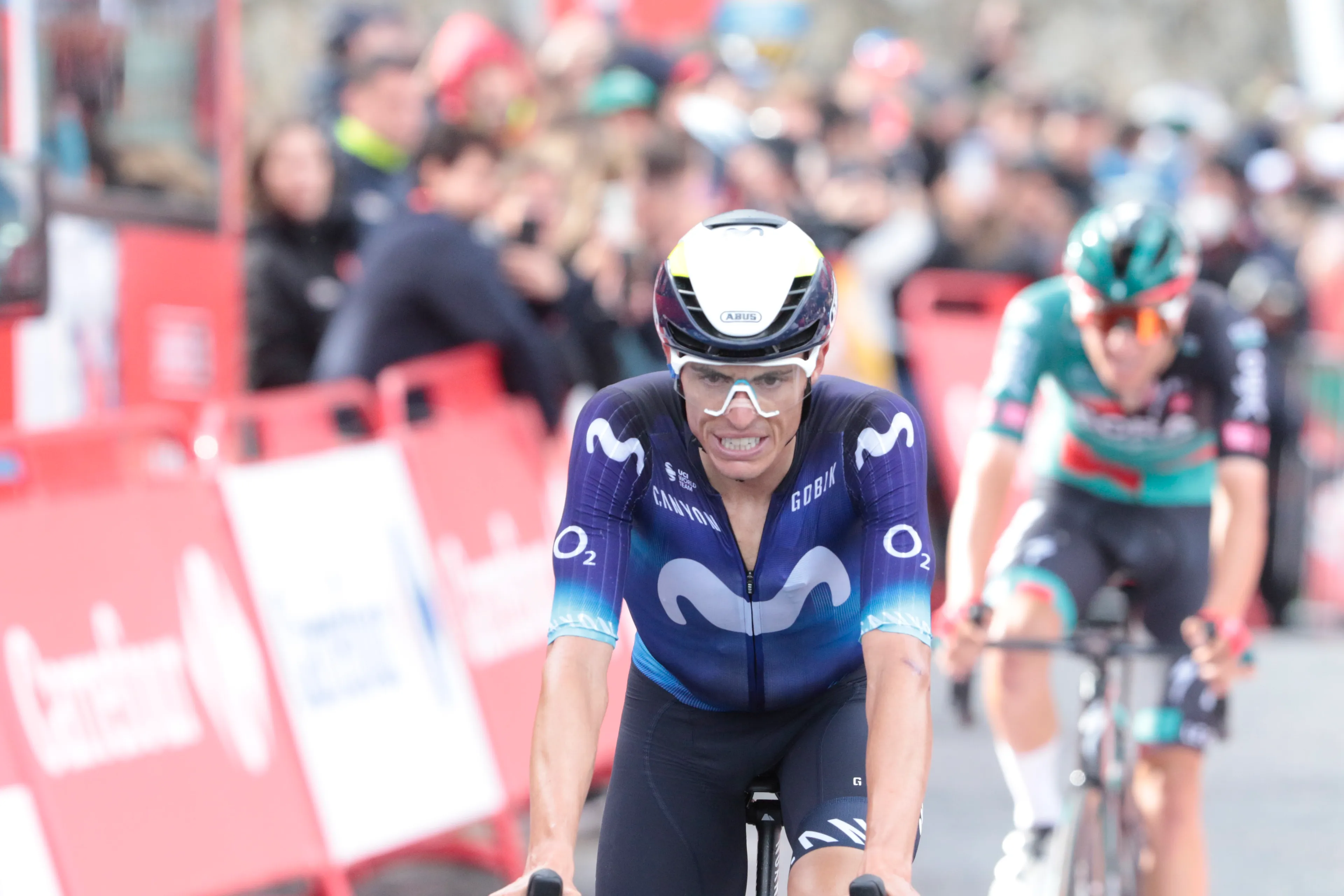 "Quebrei completamente, a chegada foi realmente muito dura" - Emoções mistas para Enric Mas após o final da 6ª da Vuelta