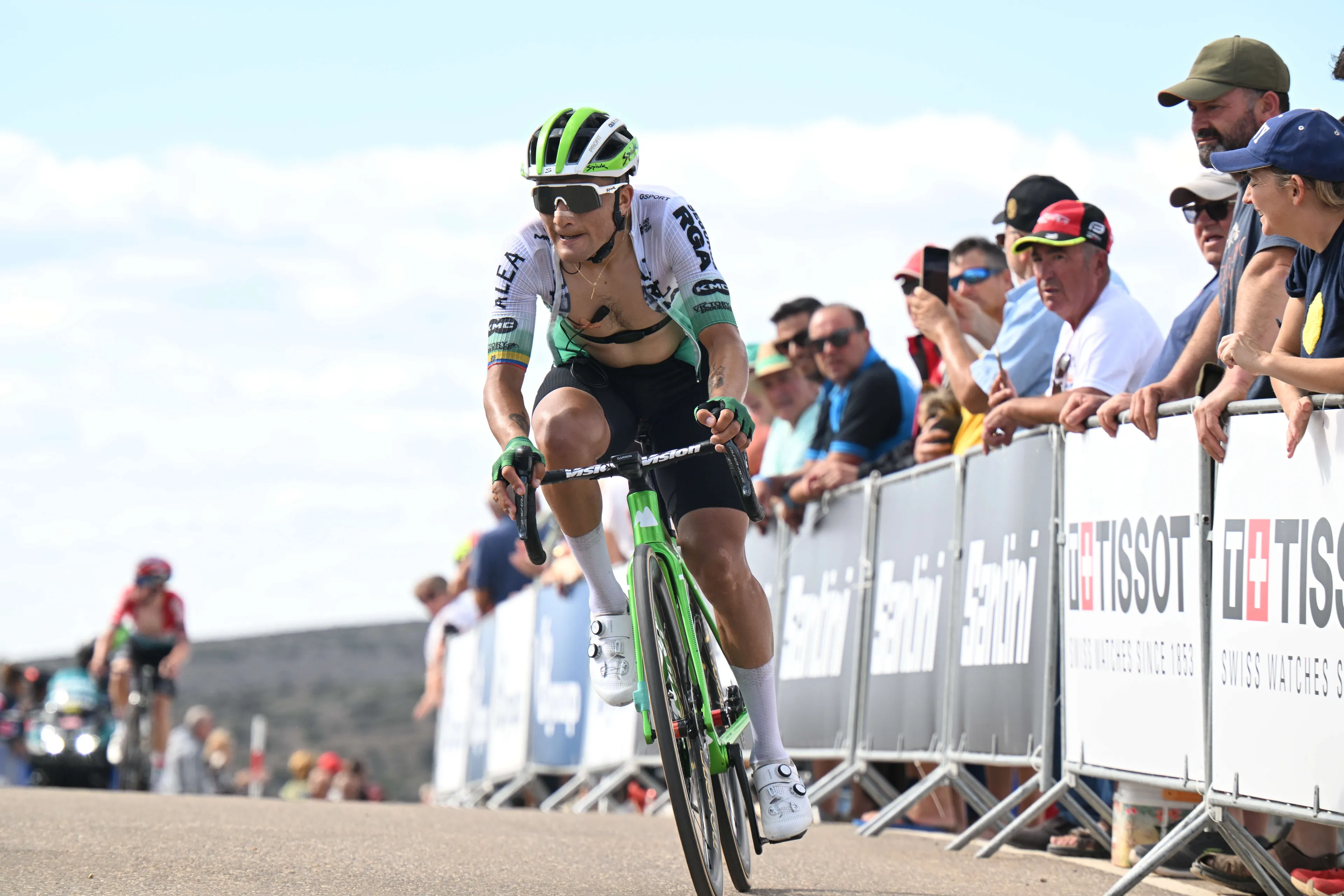 UPDATE: Jefferson Alveiro Cepeda abandons Vuelta a Espana with crash injuries