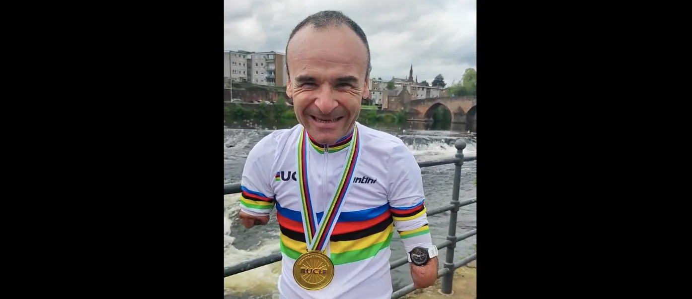 Ricardo Ten's wonderful response to those who criticized the UCI for gifting him a watch even though he has no hands