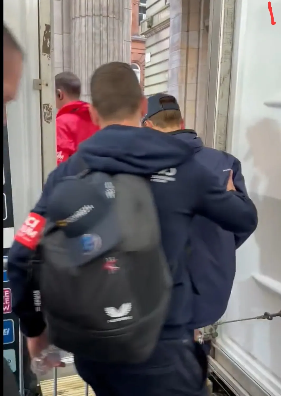 VIDEO: Pogacar, exhausted and on the verge of collapse is helped away from World Championship podium