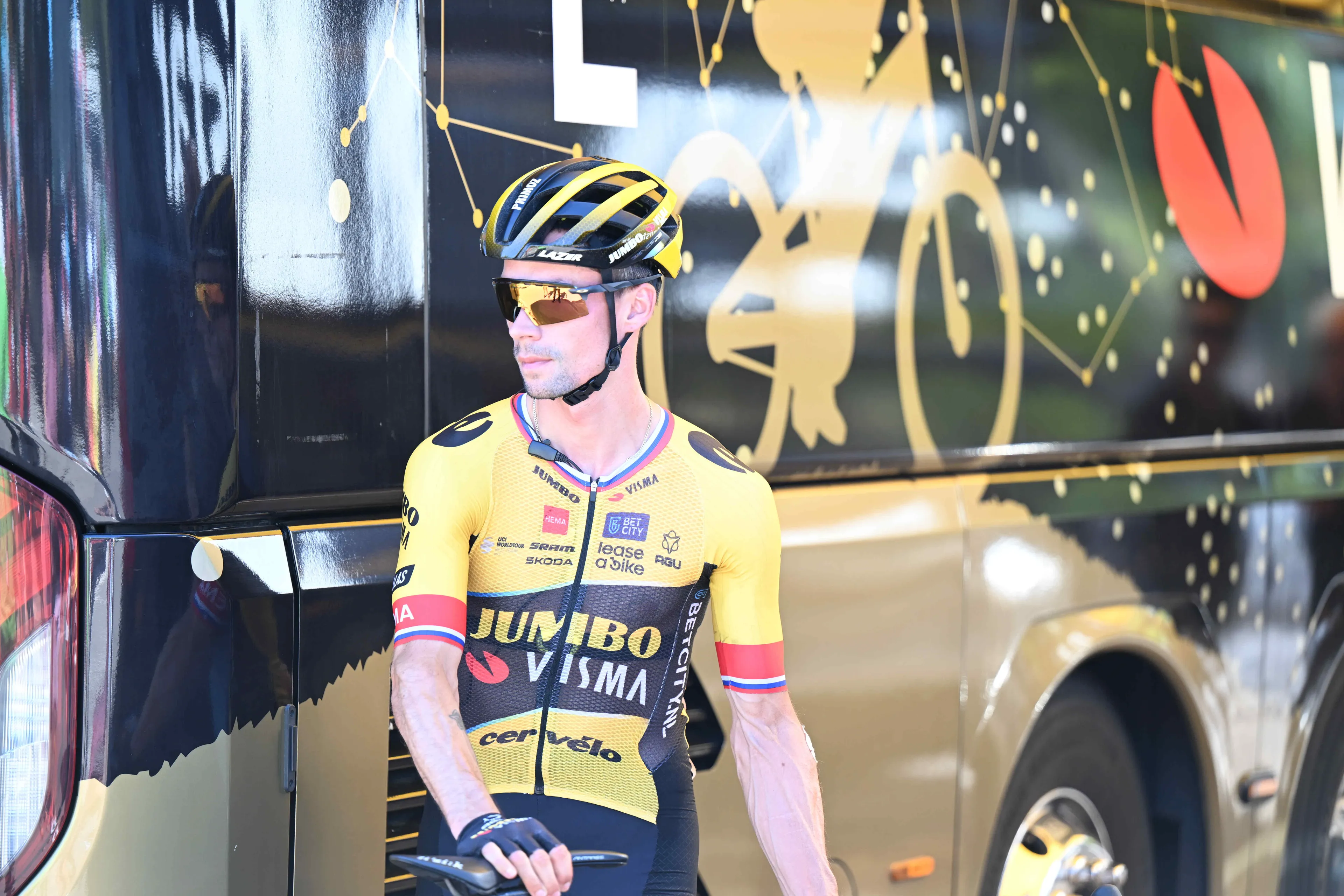 Primoz Roglic sobrevive à primeira semana da Vuelta e continua na luta pela camisola vermelha