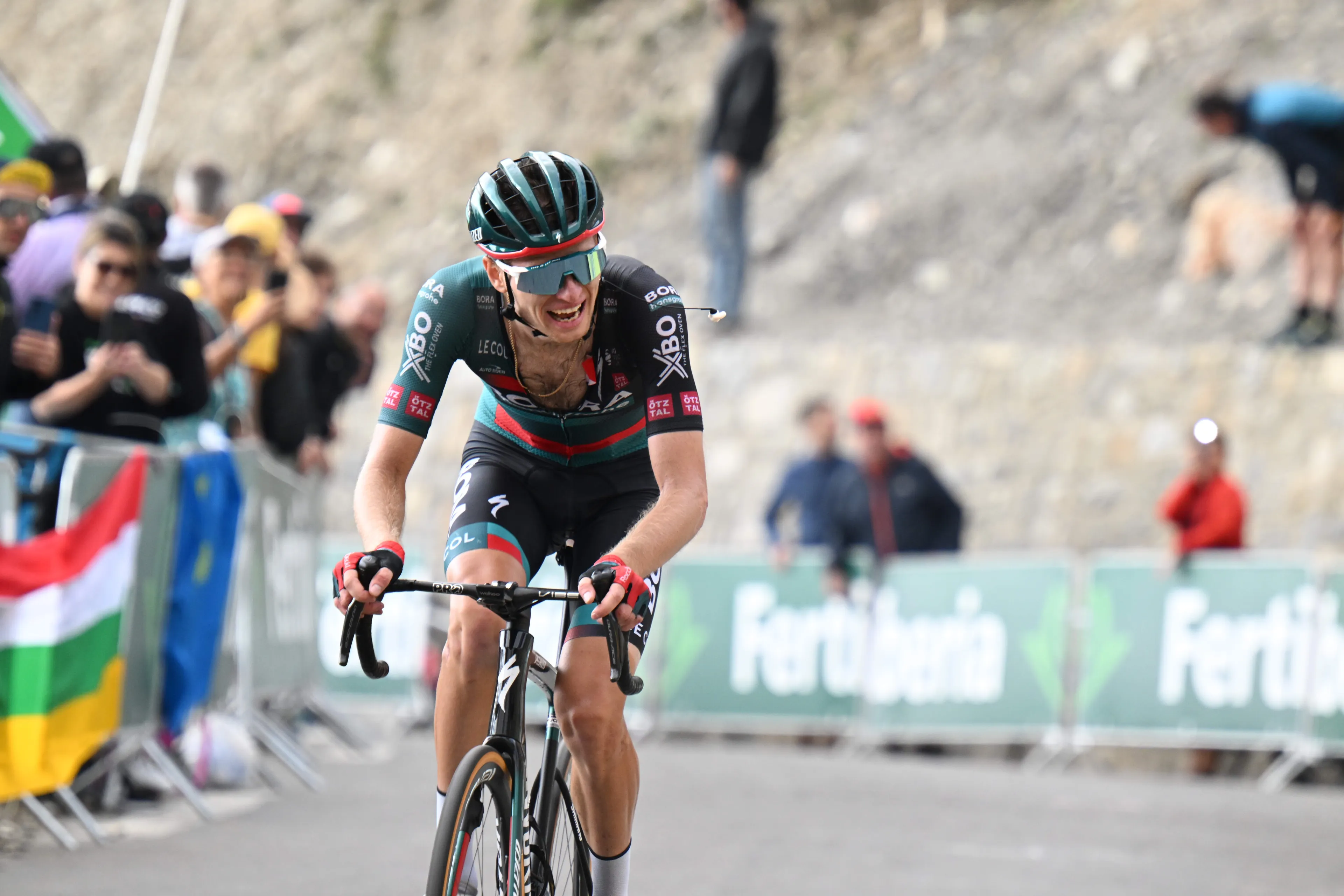 Aleksandr Vlasov tem de se contentar com o sexto lugar no Giro dell'Emilia - "O ritmo dos outros era demasiado elevado"