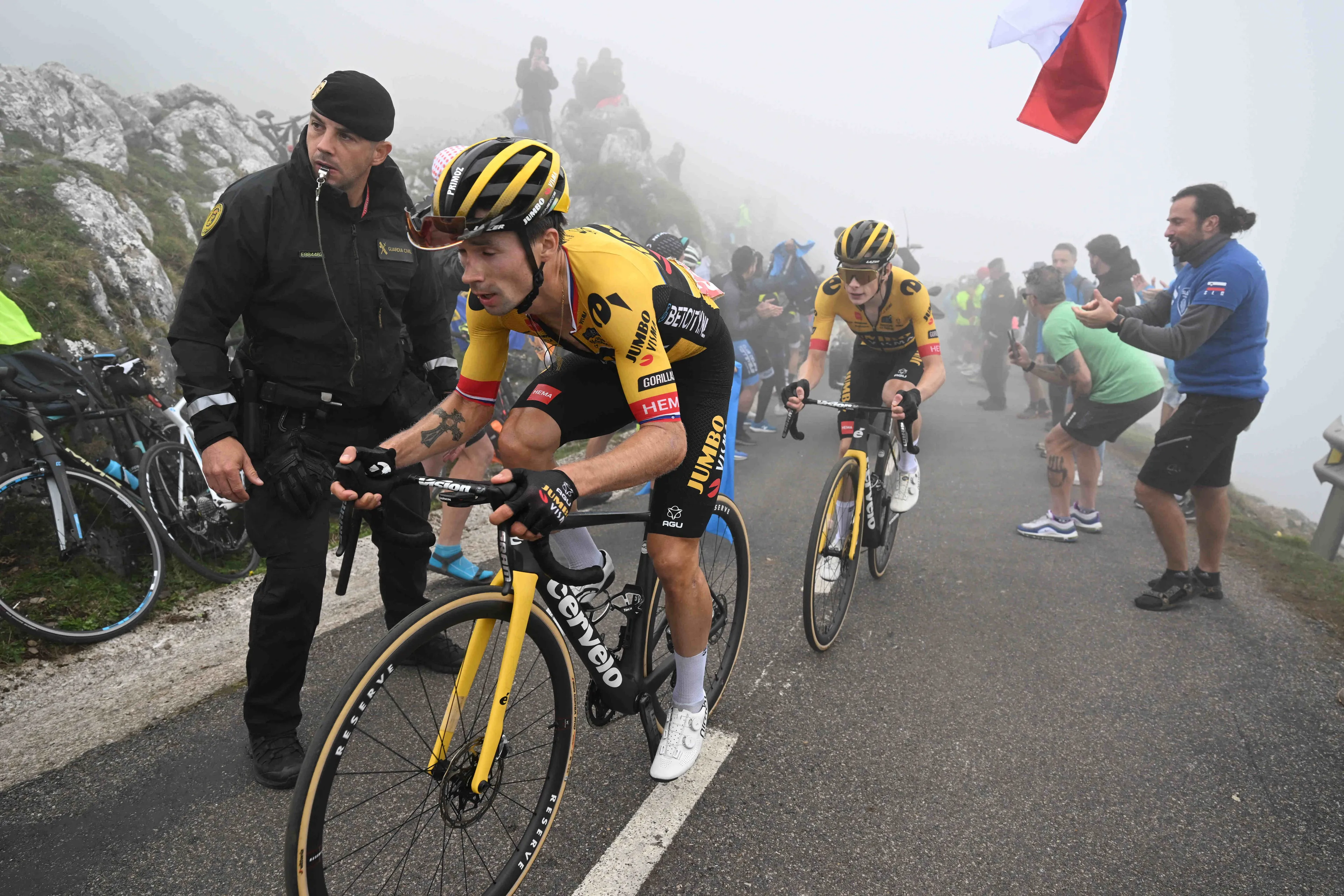 "I later talked about this one-on-one with Primoz, and then raised it in the group" - Merijn Zeeman shares details and lessons from 2023 Vuelta a Espana and Angliru drama