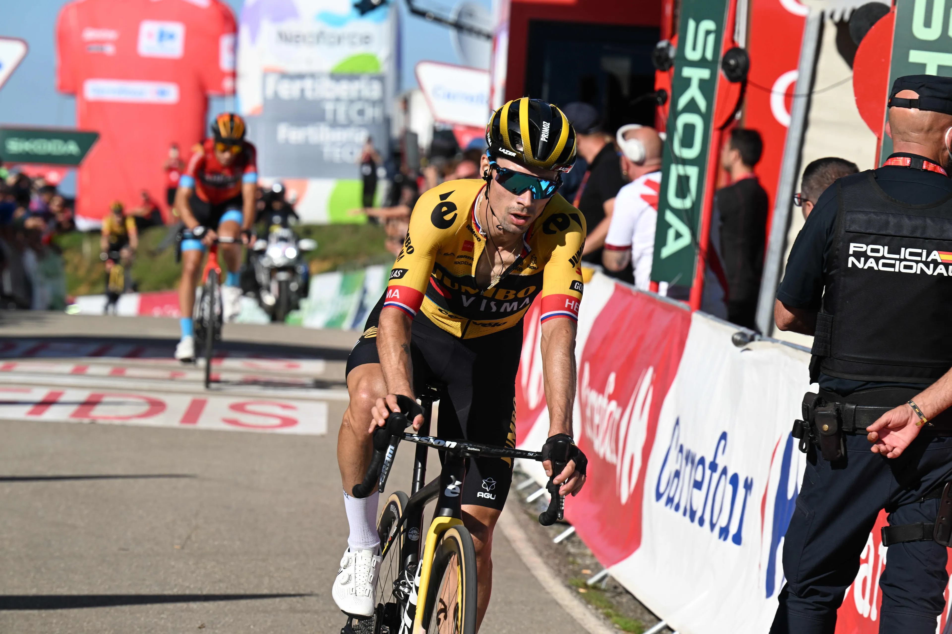 "I have my own thoughts about that, but I will do everything I can to keep the situation as it is now" - Primoz Roglic has mixed feelings about "GC Kuss hype-train"