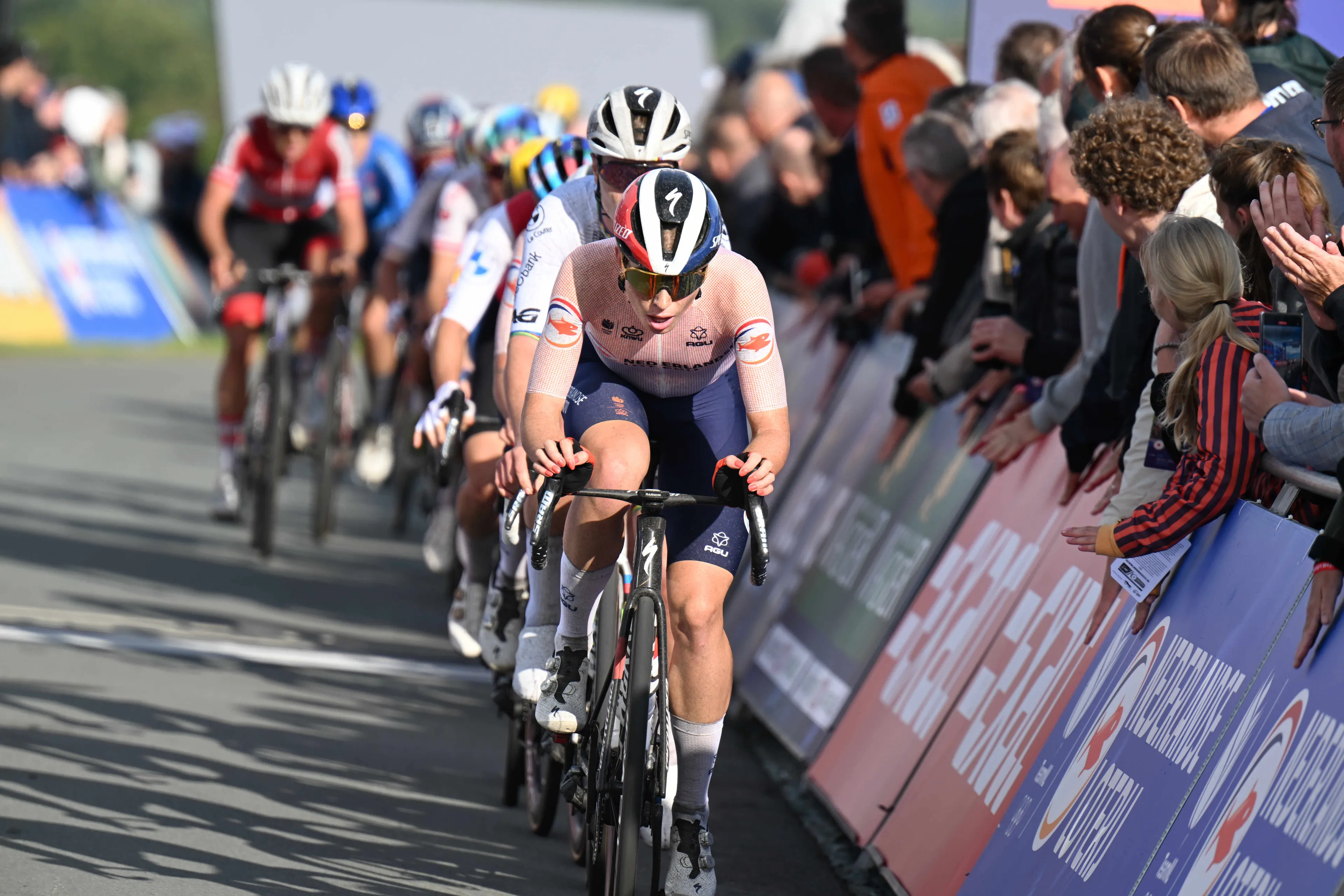 "I did everything I could" - Demi Vollering sacrifices herself for Lorena Wiebes unsuccessfully in Paris Olympic road race