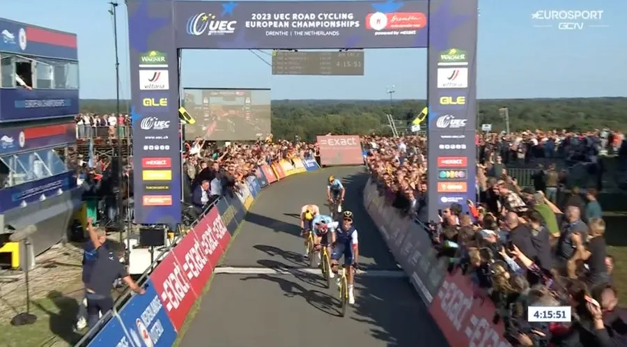 VIDEO: Thrilling finale as Christophe Laporte holds off Van Aert, Kooij and De Lie to take European Championships title