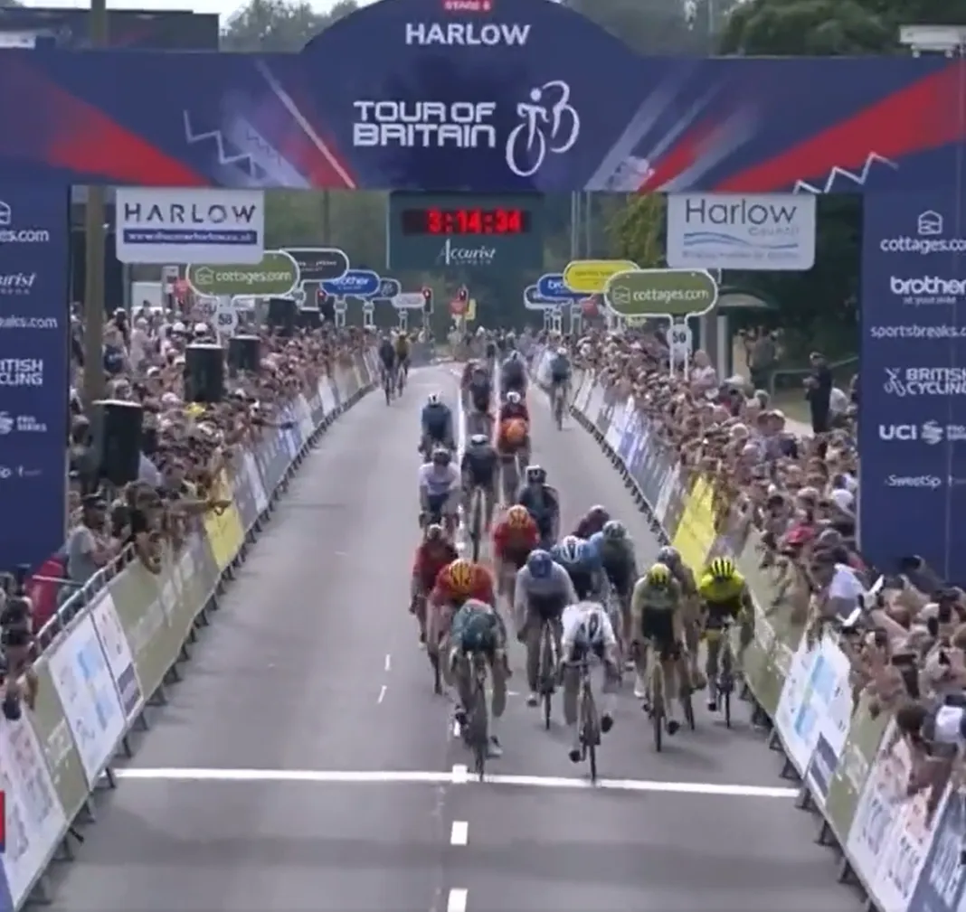 "A minha iniciativa foi muito importante" - Danny Van Poppel vence a Volta à Grã-Bretanha por milímetros