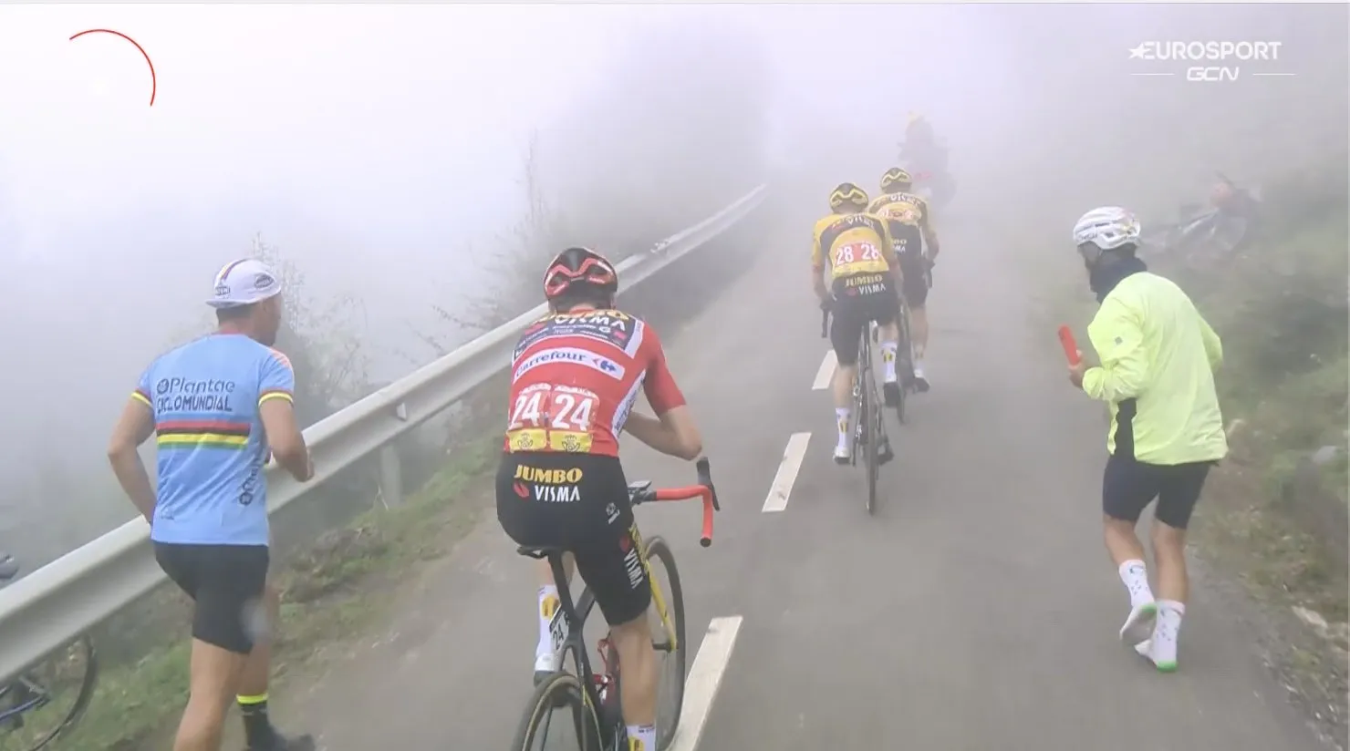 "It's so disrespectful" - Sharp criticism of Primoz Roglic following attacks and interview at Alto de l'Angliru