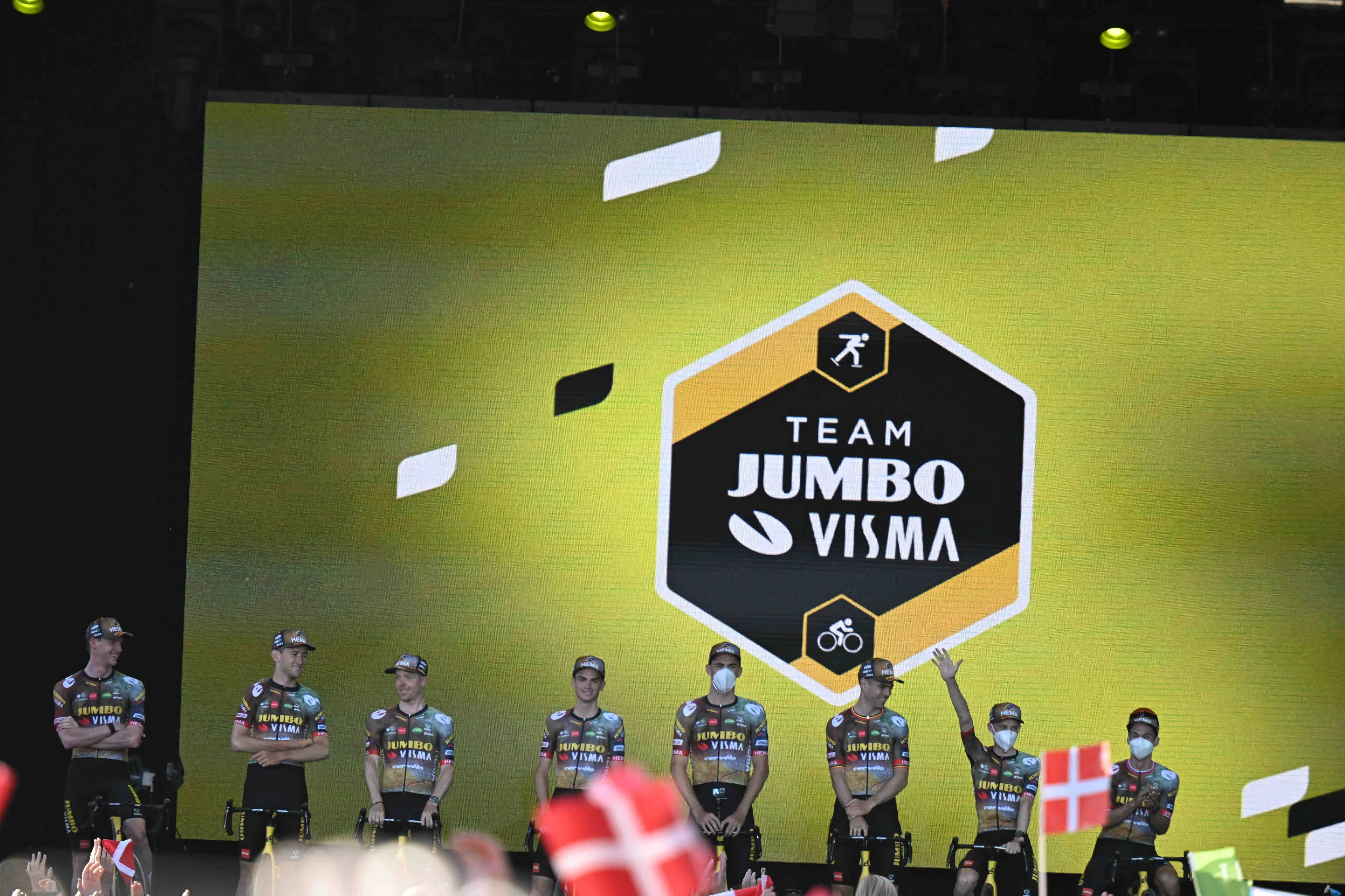 Merijn Zeeman revela que a Jumbo-Visma está aberta a novas transferências: "Se um ciclista for de encontro às nossas ideias e critérios, tê-lo-emos debaixo de olho"