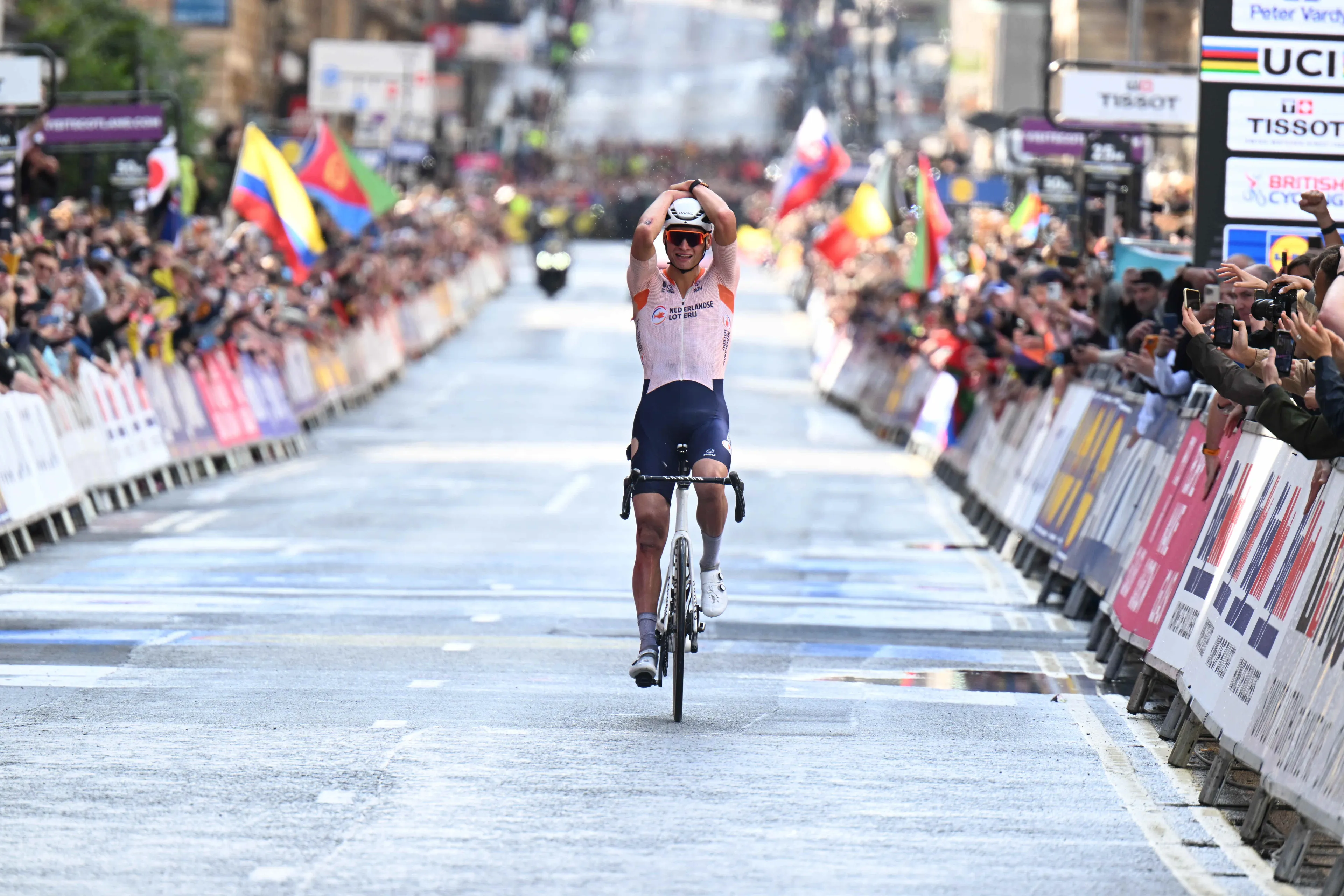 We analyze the 4 big favorites to win the Velo d'Or 2023: Tadej Pogacar, Jonas Vingegaard, Mathieu van der Poel and Primoz Roglic