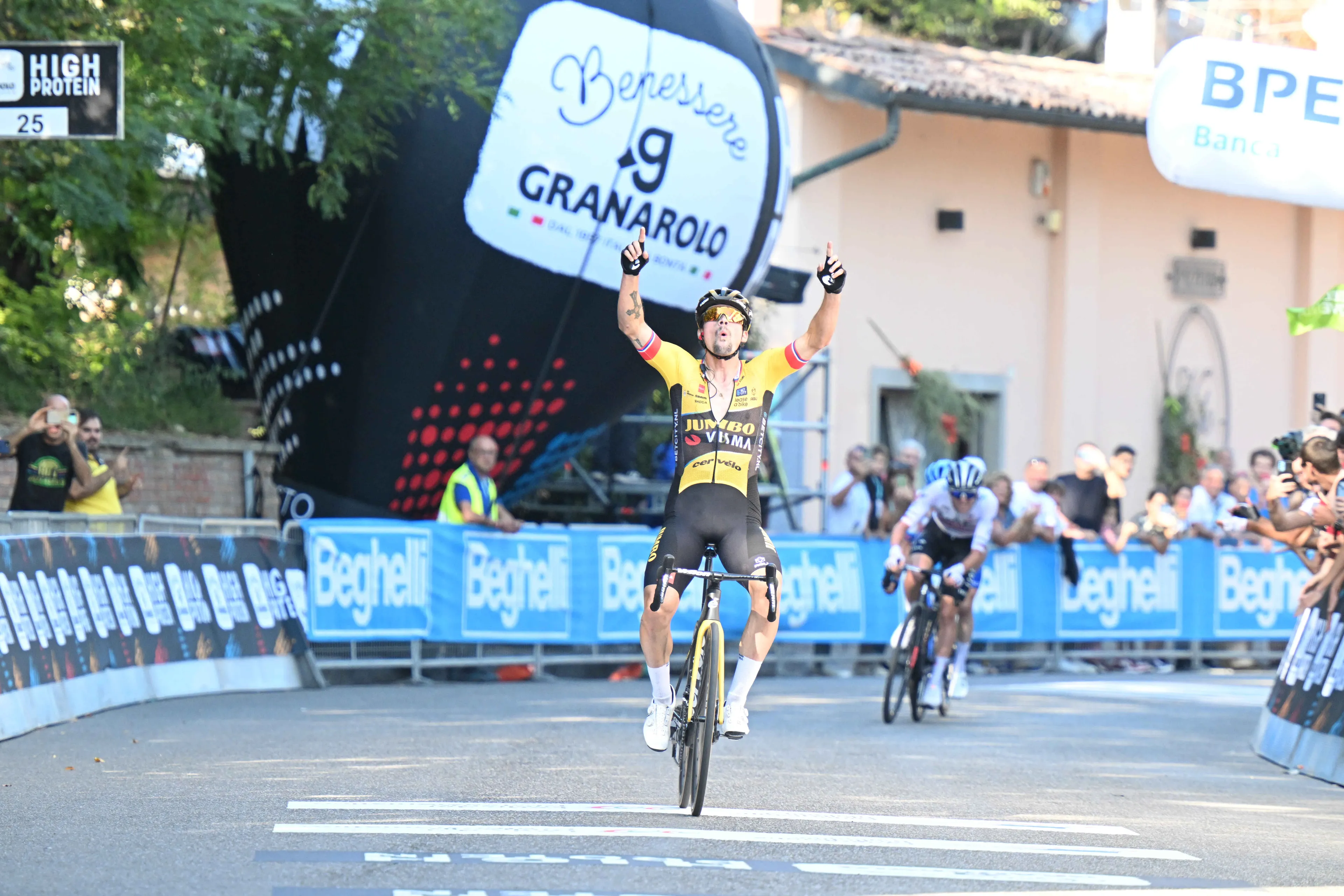 Primoz Roglic lidera a Jumbo-Visma em Tre Valli Varesine na segunda batalha contra Tadej Pogacar
