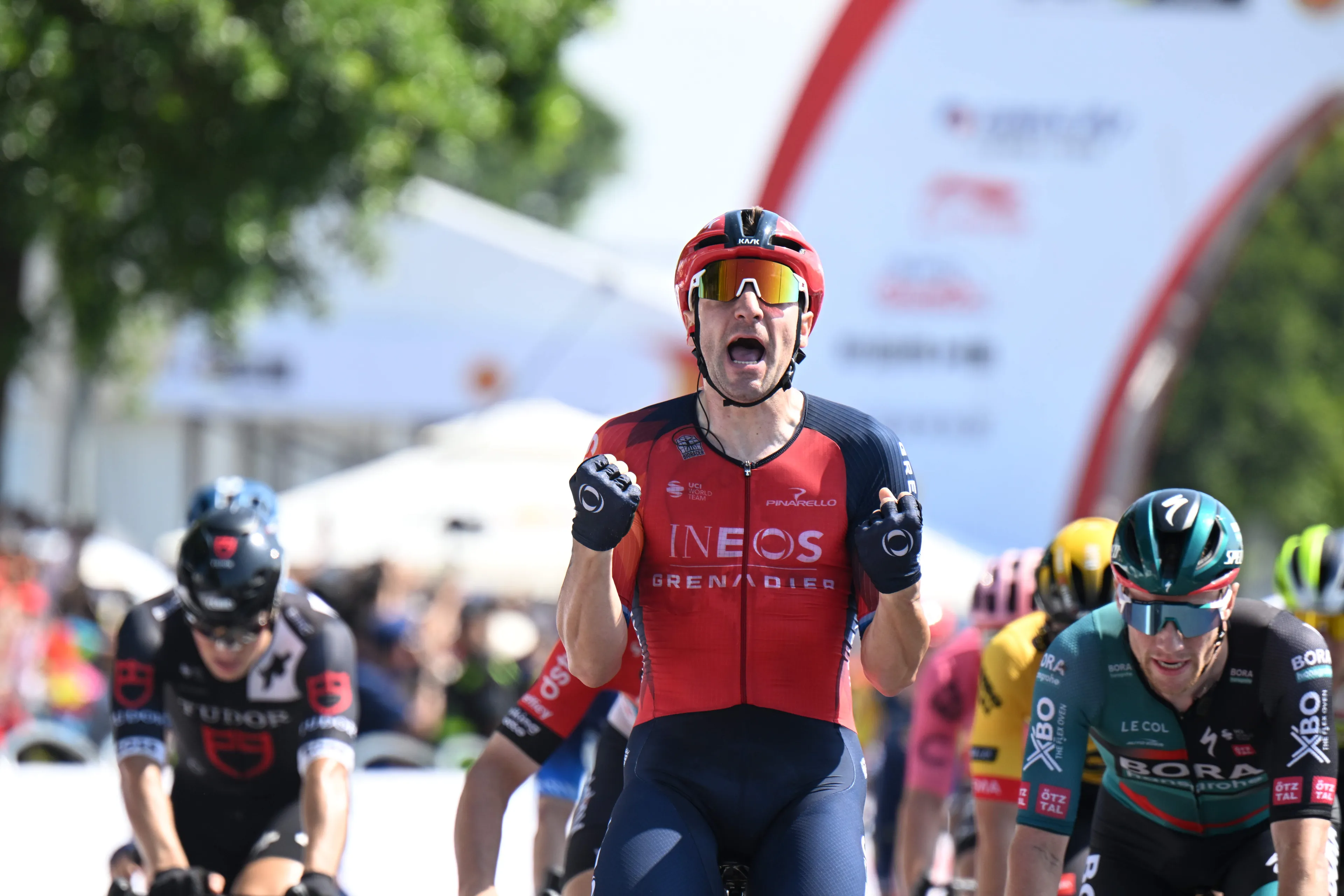 Elia Viviani stuns to win opening Tour of Guangxi sprint, first World Tour win in over 4 years