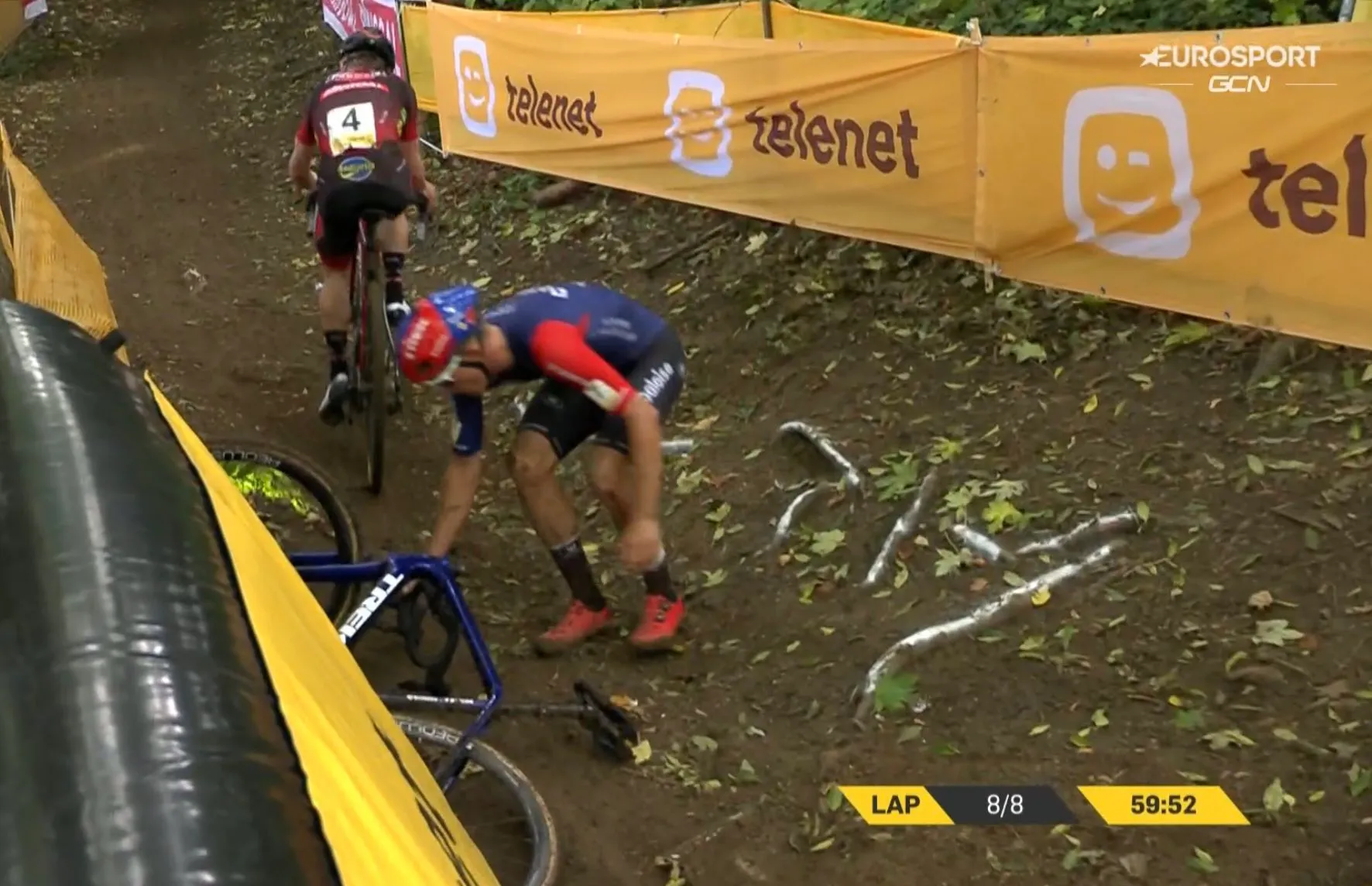 "I couldn't see much through my glasses" - Thibau Nys' divebomb gamble doesn't pay off in Overijse