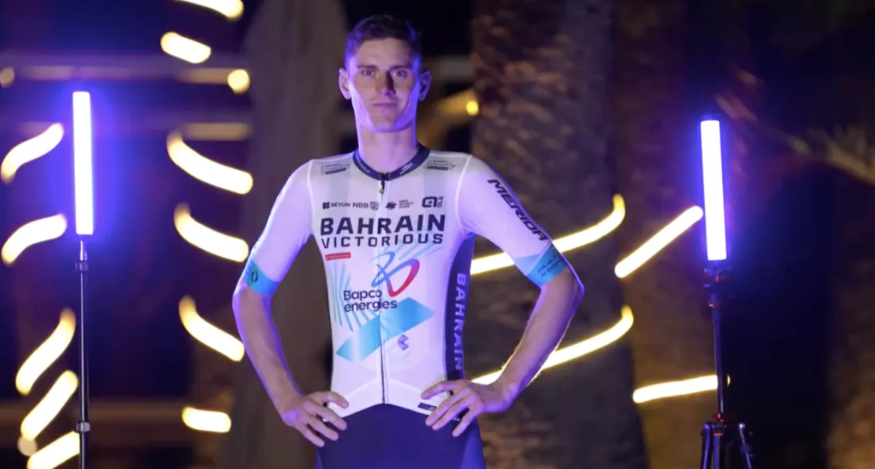 VÍDEO: Reveladas as novas e espectaculares cores do equipamento do Bahrain Victorious para 2024