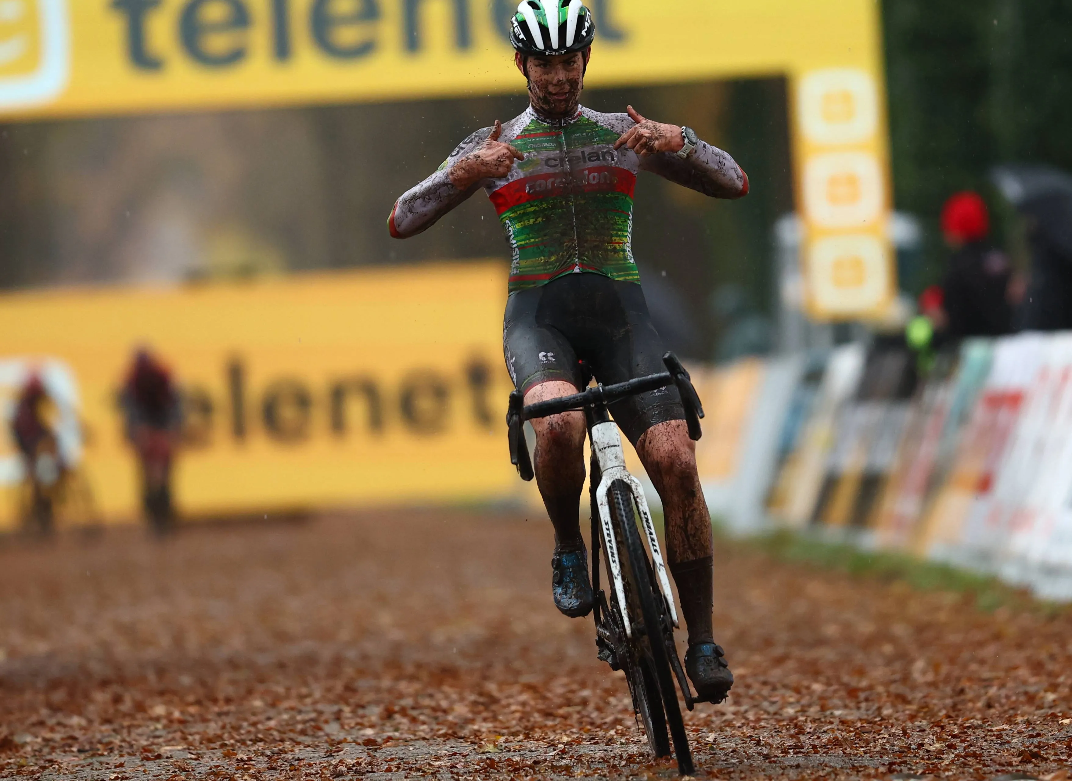 Marion Norbert Riberolle takes important victory at Cyclocross Essen, beating Aniek van Alphen