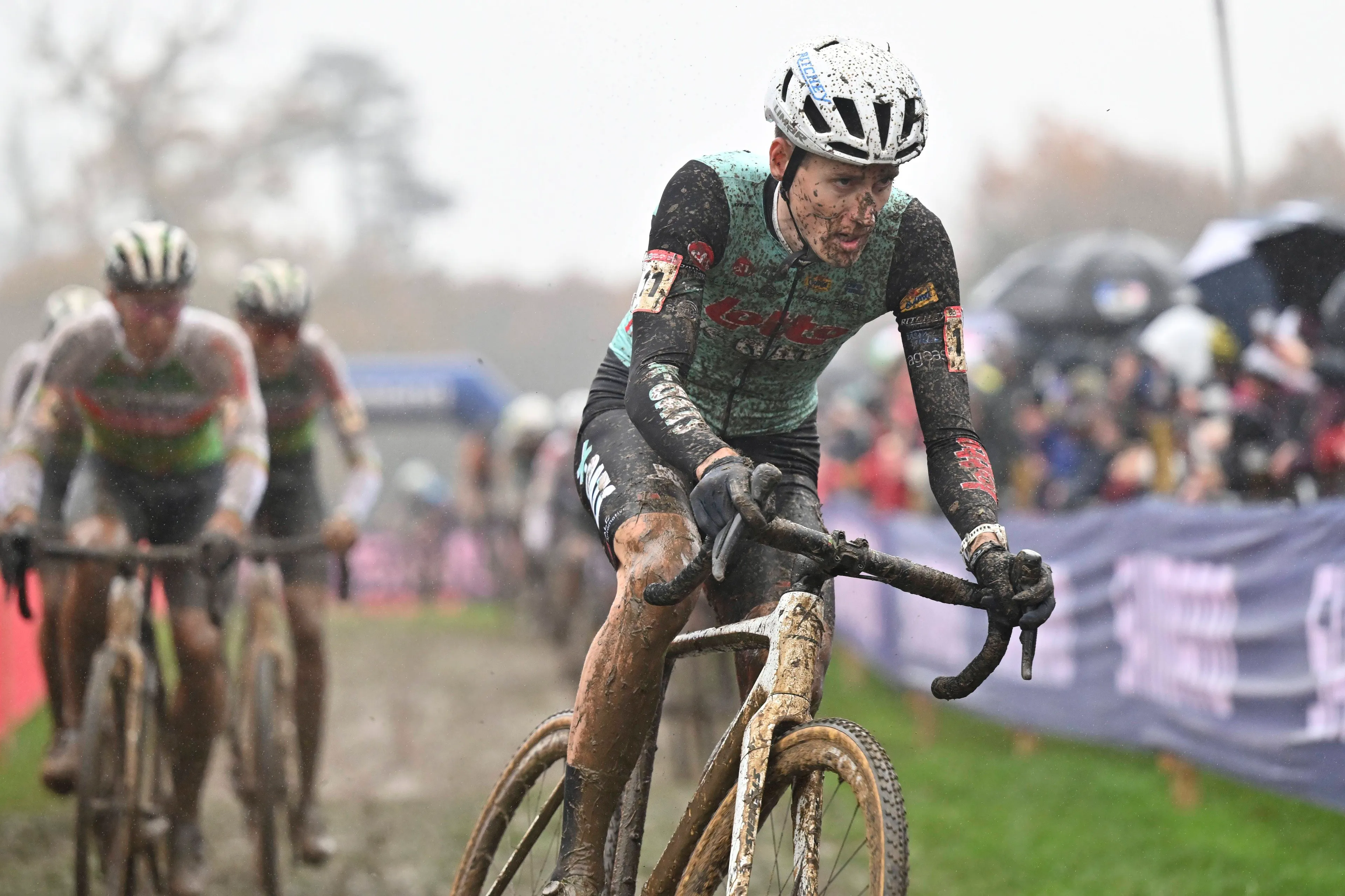Jens Adams reconhece a superioridade de Wout van Aert: "Wout estava muito mais forte"