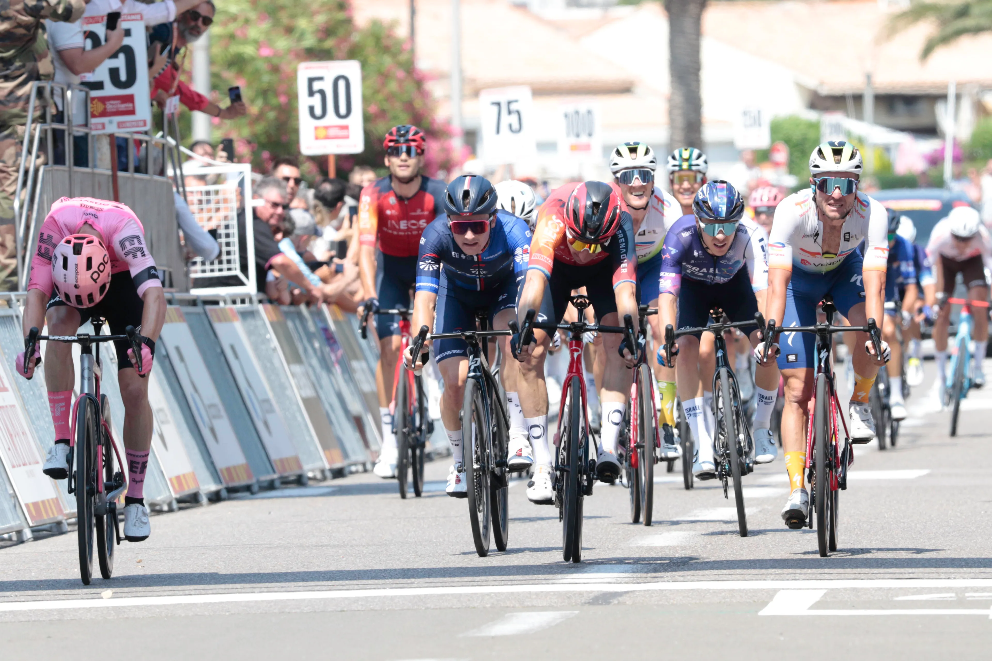 Marijn van den Berg espera que a transição da EF Education-EasyPost seja tranquila após uma grande época de transferências: "Os jovens estão ansiosos por se mostrar"