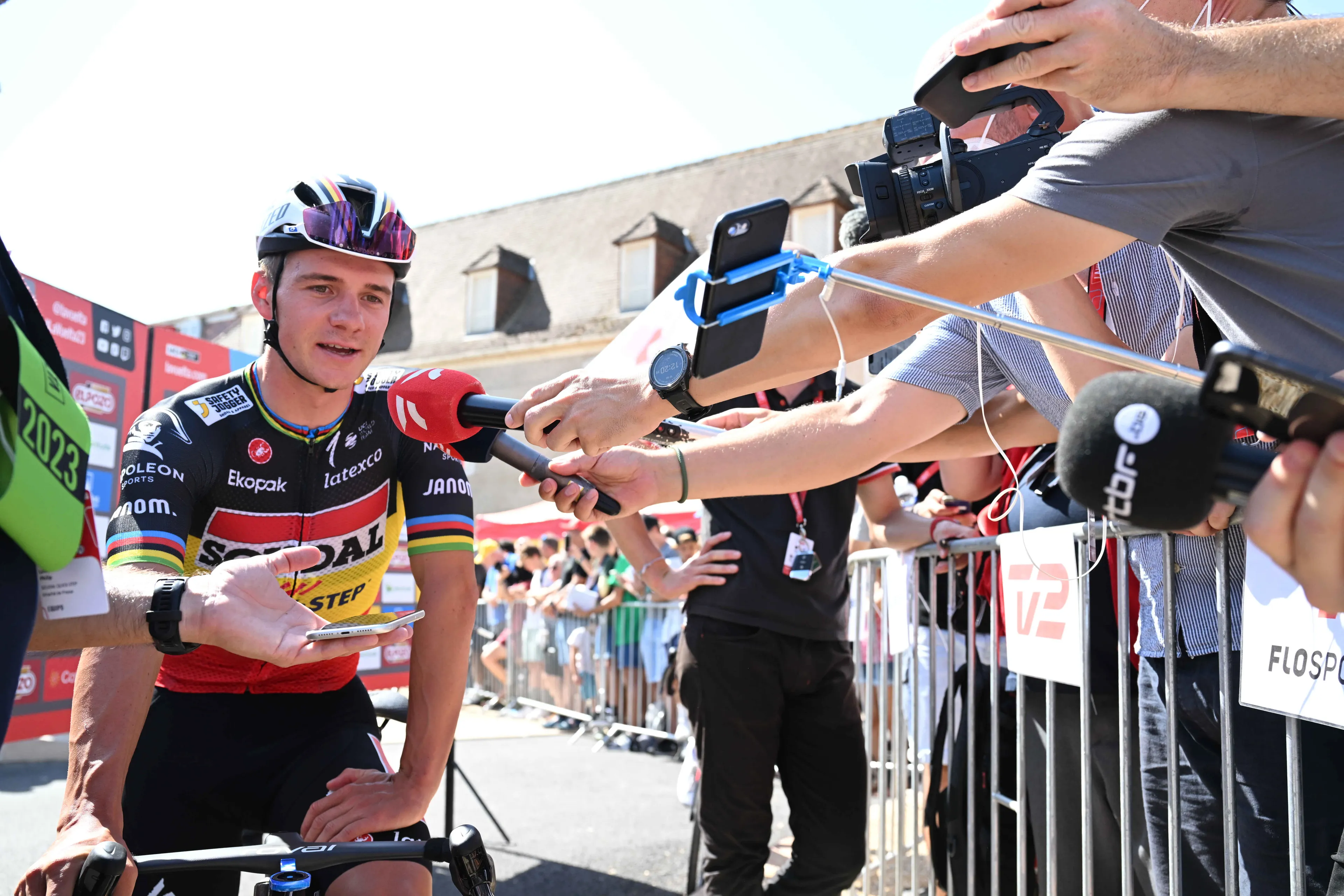 Segundo Evenepoel "a pressão vai estar toda do lado da Emirates" na Volta a França