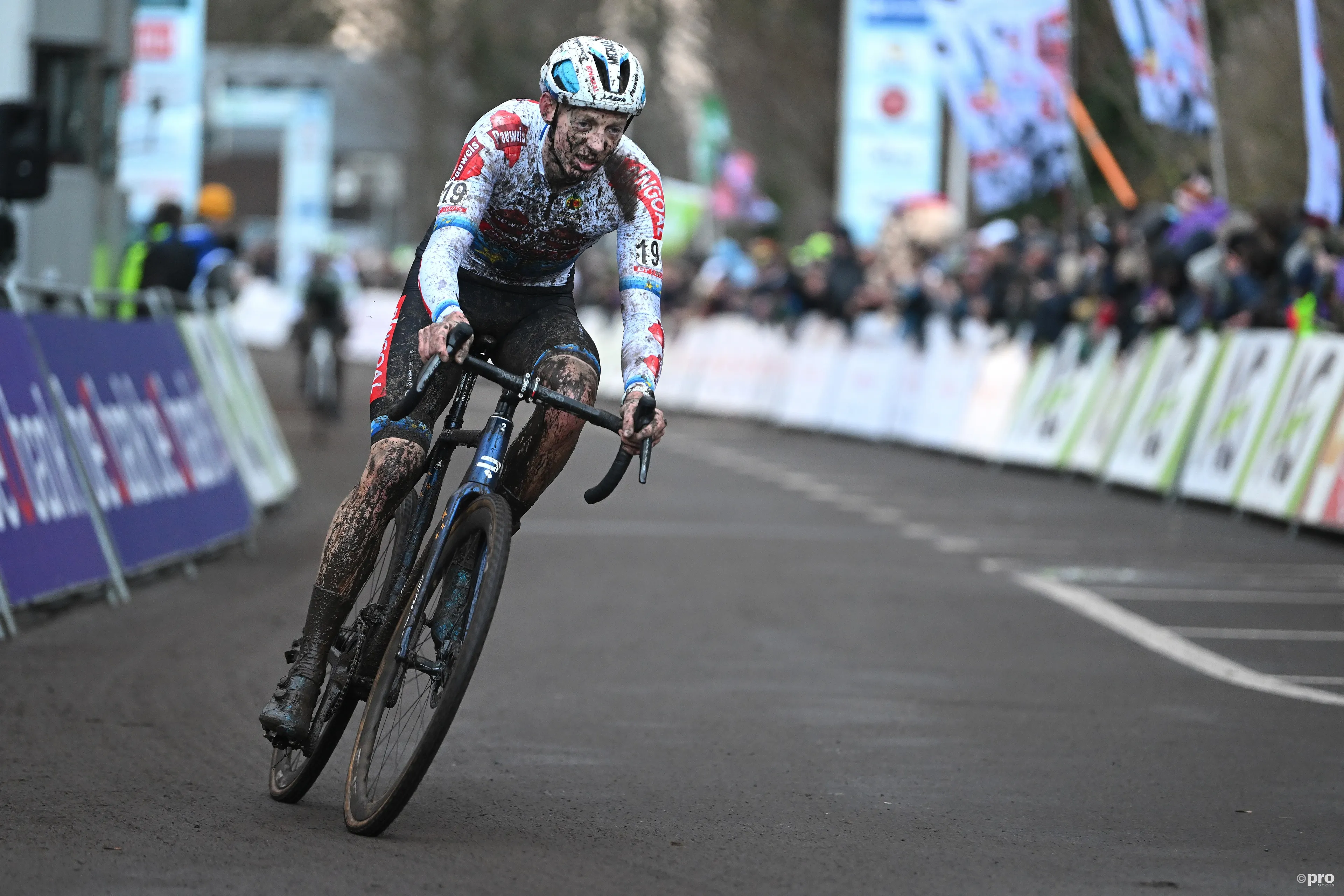 Michael Vanthourenhout vence no Exact Cross Zonnebeke e Vermeersch e Merlier completam o pódio