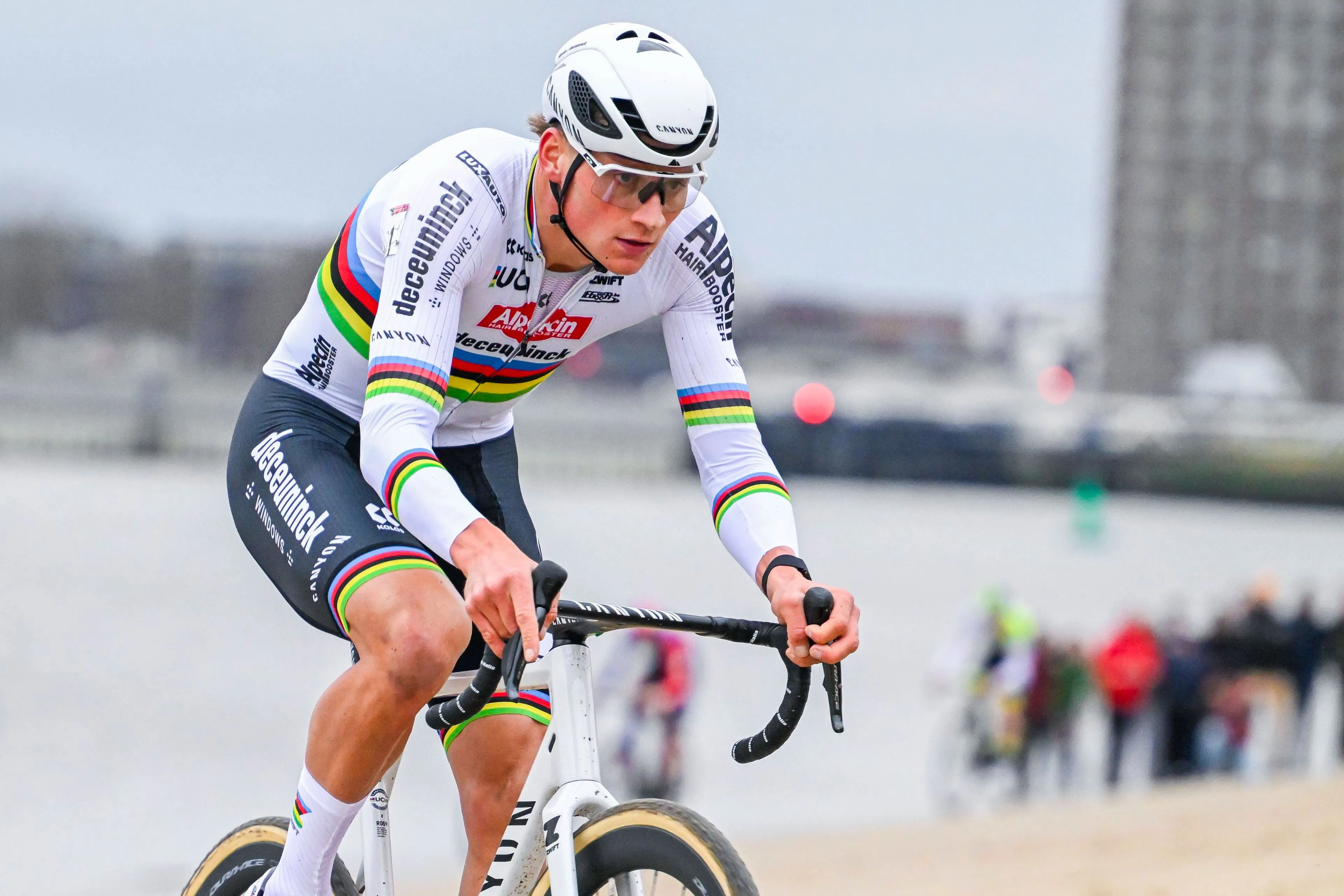 A ultima etapa da Taça do Mundo de Ciclocrosse realiza-se em Hoogerheide com Mathieu van der Poel, Eli Iserbyt, Cameron Mason, Fem van Empel e Puck Pieterse