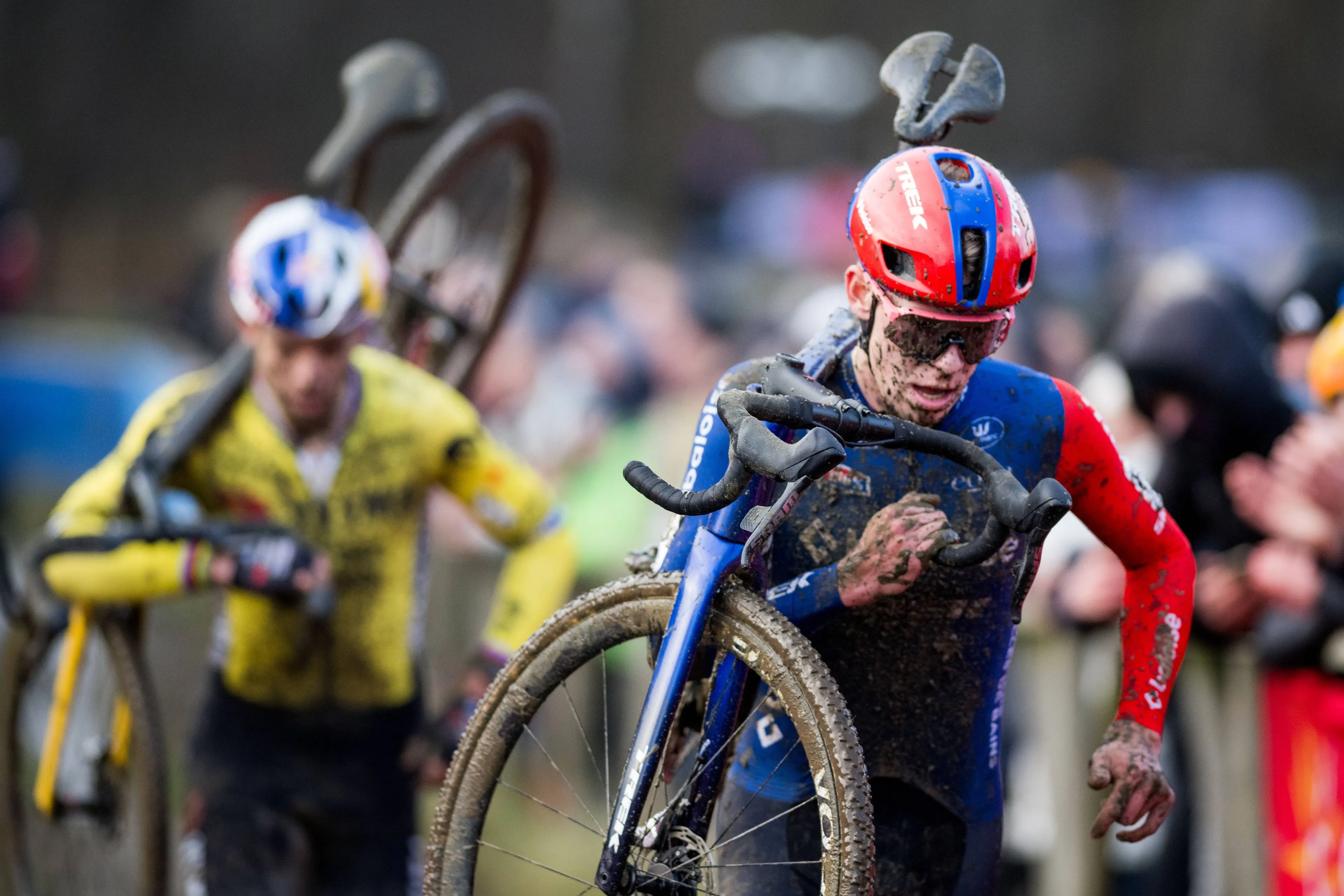 “I still can't believe that I'm in the picture like this" - Pim Ronhaar holds off late Wout van Aert charge to finish second in Koksijde