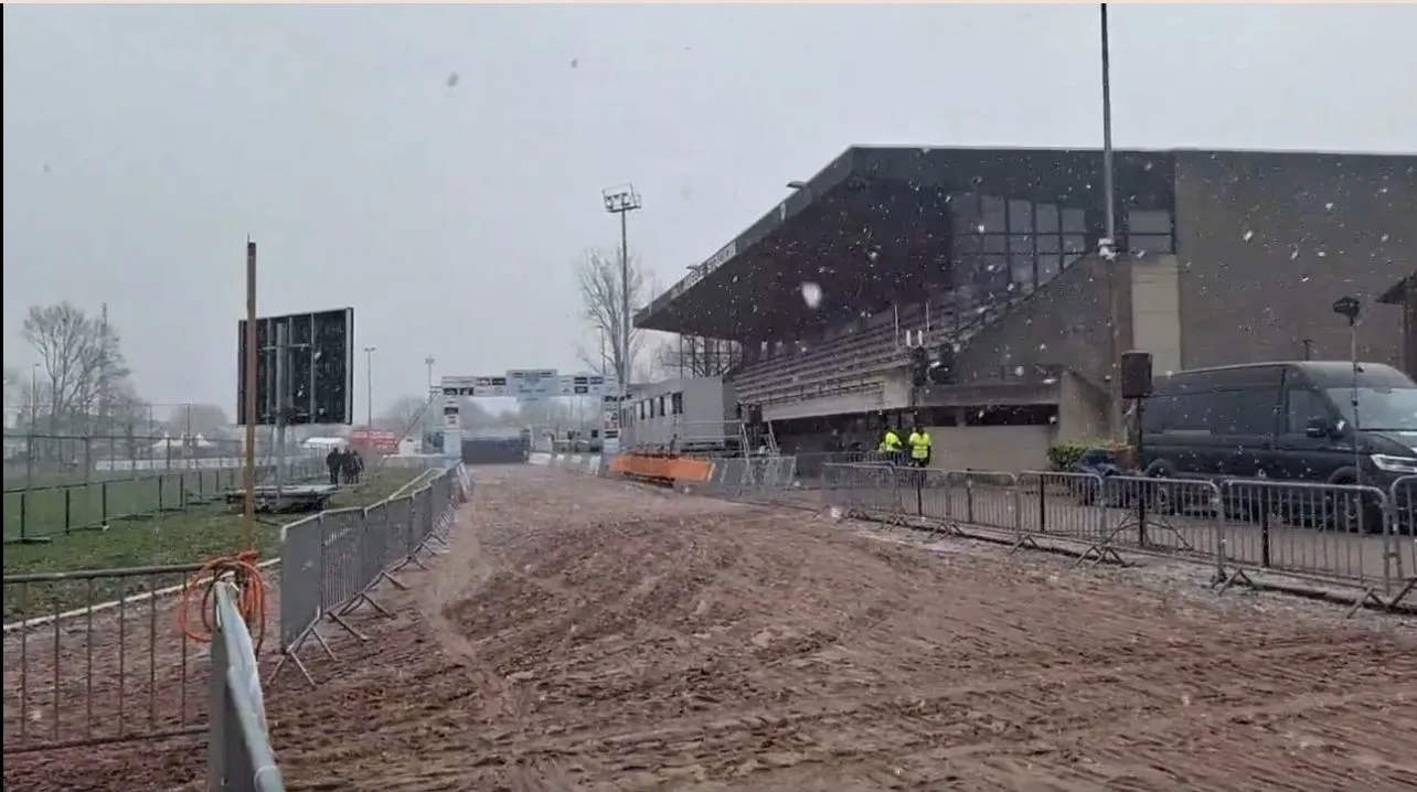VIDEO: Cai neve em Meulebeke antes do Campeonato Nacional da Bélgica