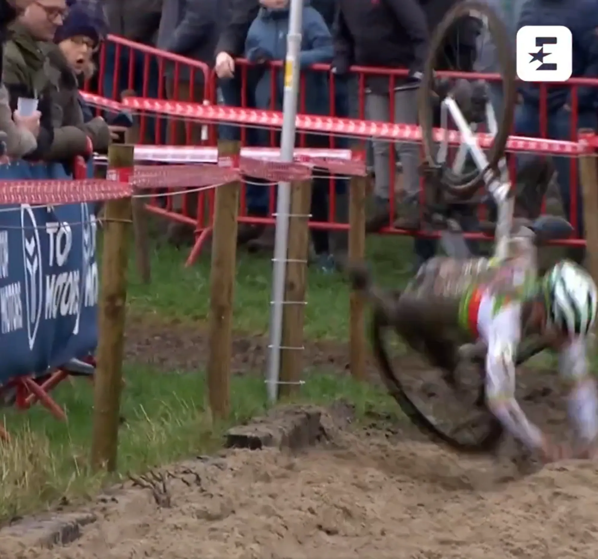 VIDEO: Marion Norbert Riberolle faceplants in the mud of Gullegem