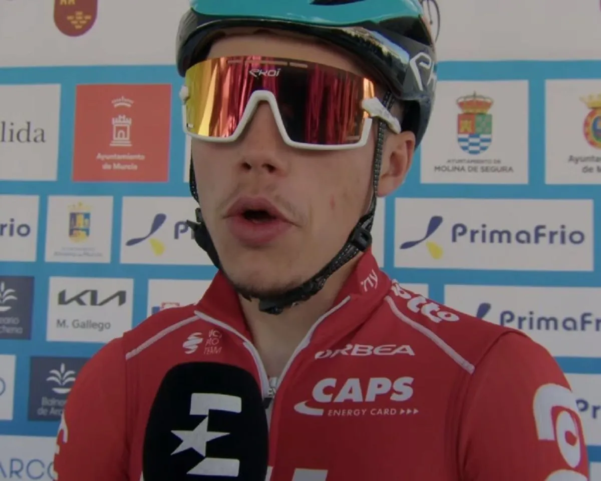 Arnaud De Lie desapontado por não ter conseguido a vitória na Omloop Het Nieuwsblad: "Van Aert e Laporte não estavam tão fortes como eu esperava"