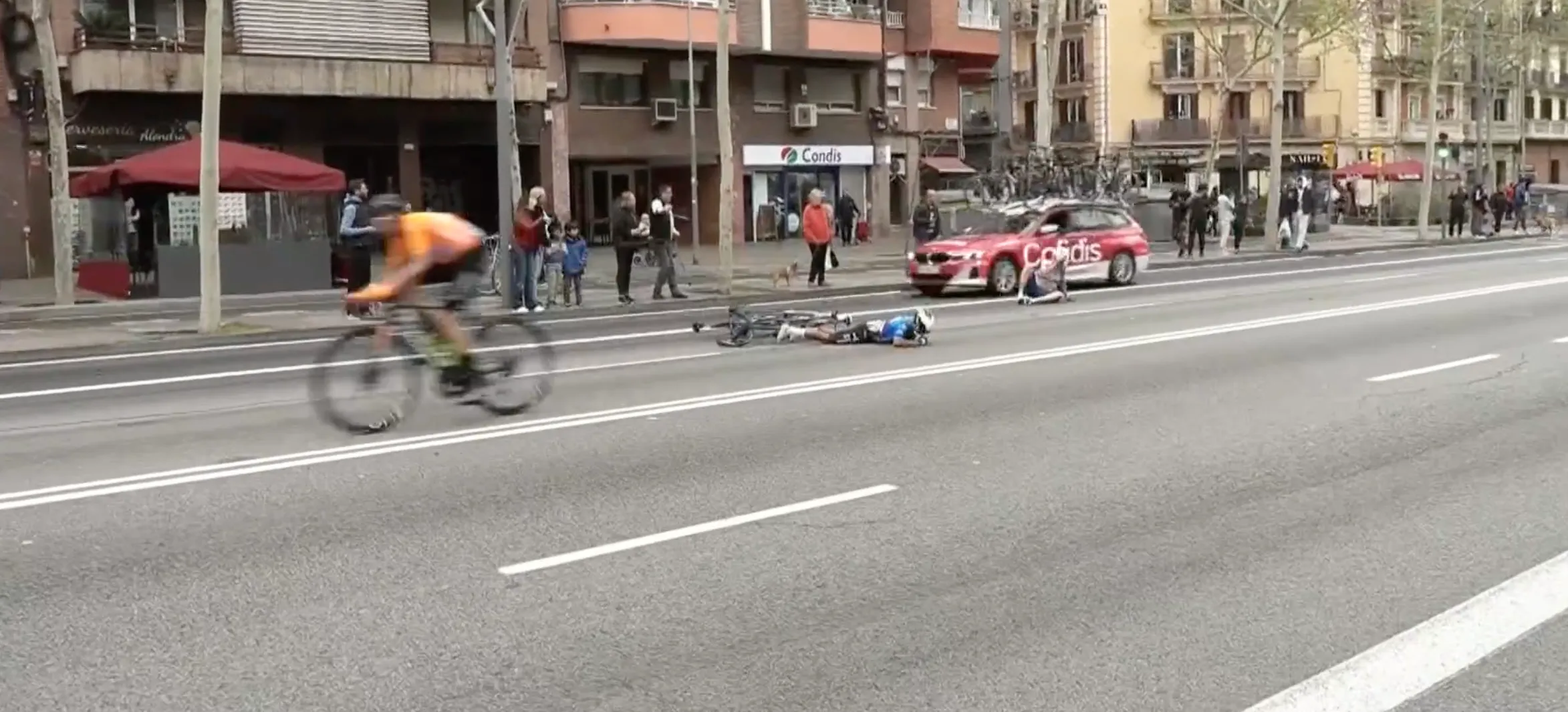 Nairo Quintana sofre mais uma queda na Volta à Catalunha e abandona a corrida