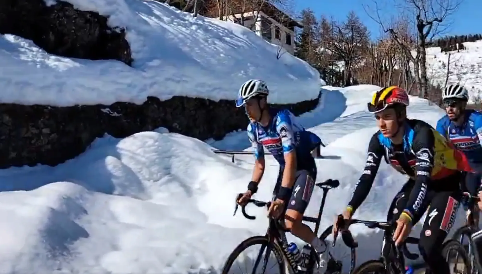 VÍDEO: Remco Evenepoel continua a sua preparação para a sua estreia na Volta a França no meio da neve do Col du Turini