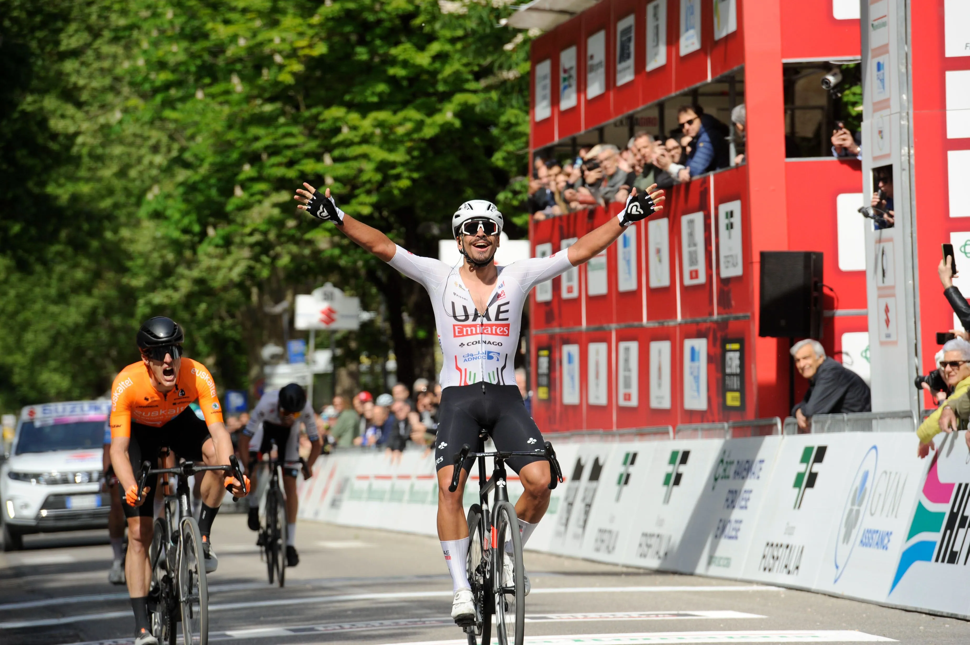 Ranking UCI  Ciclistas - Tadej Pogacar continua sólido na liderança, António Morgado entra no Top 100 com salto de gigante
