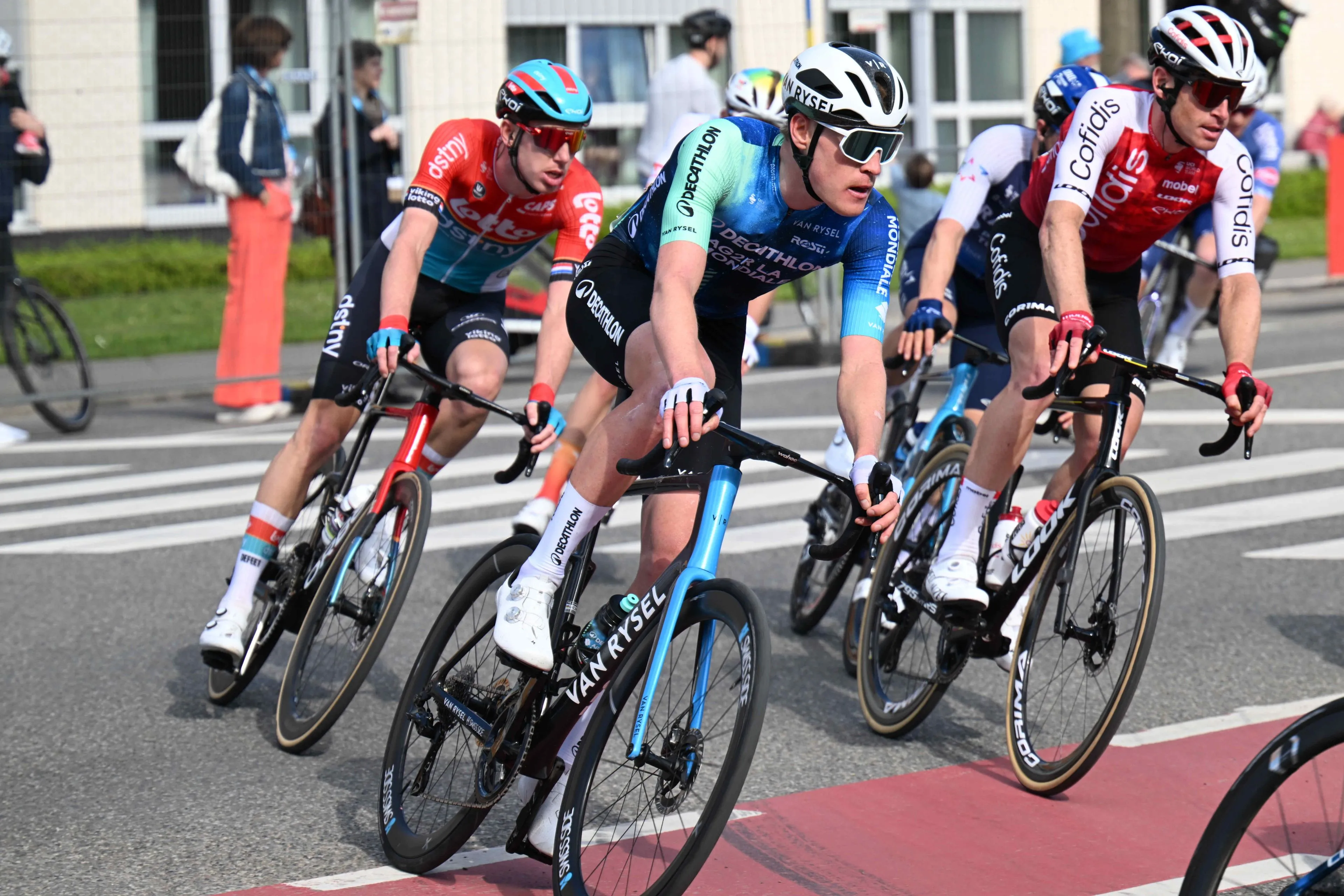 Dobradinha da Decathlon AG2R na Romandia com Dorian Godon a ganhar a etapa
