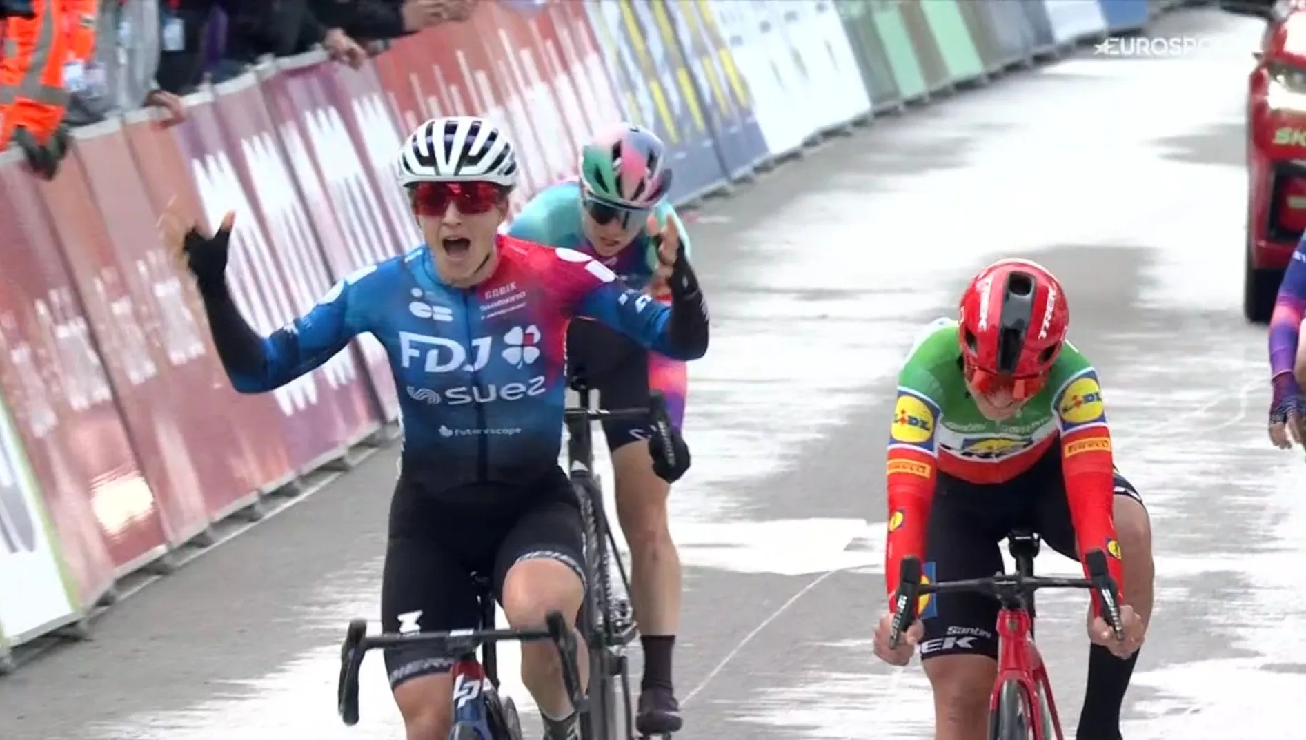 "This week finally I started feeling like my old self" - Grace Brown upsets the favourites to take thrilling victory at Liege-Bastogne-Liege Femmes
