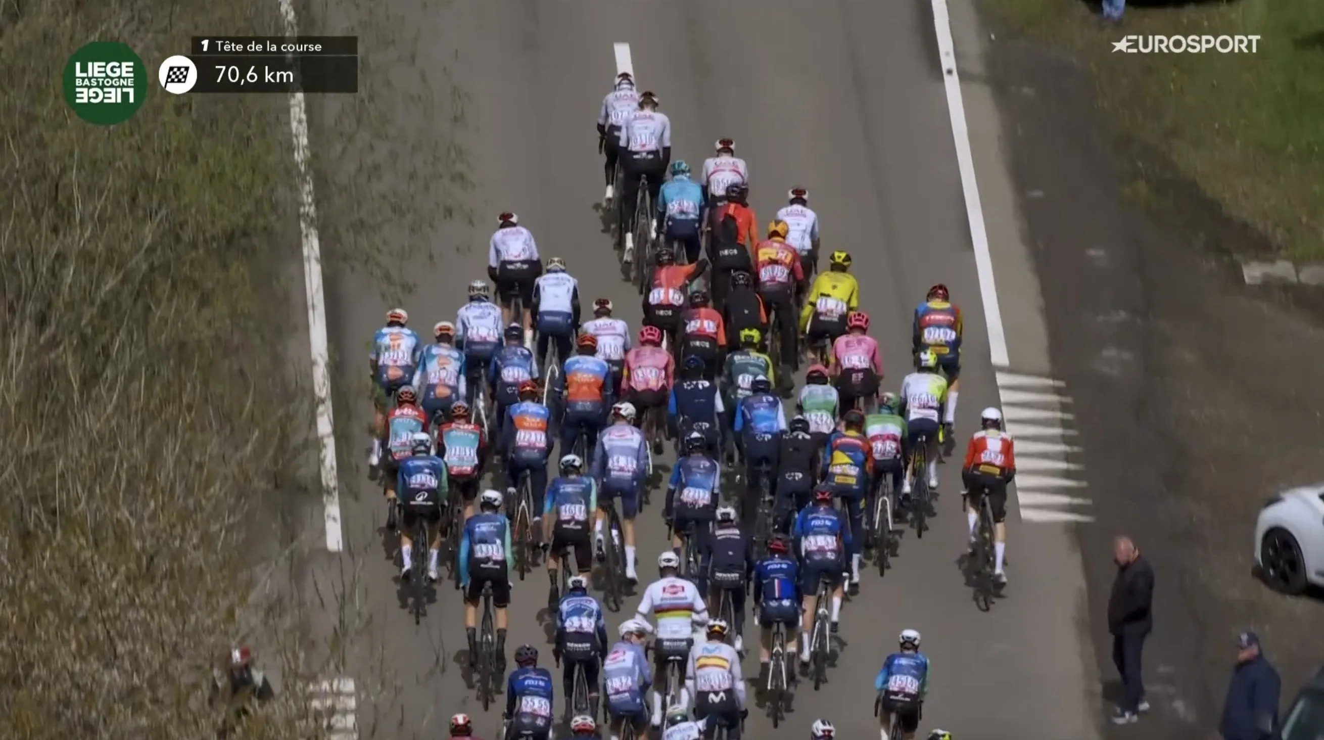 VIDEO: Mathieu van der Poel and Tom Pidcock among others back in the peloton after 30km chase at Liege-Bastogne-Liege