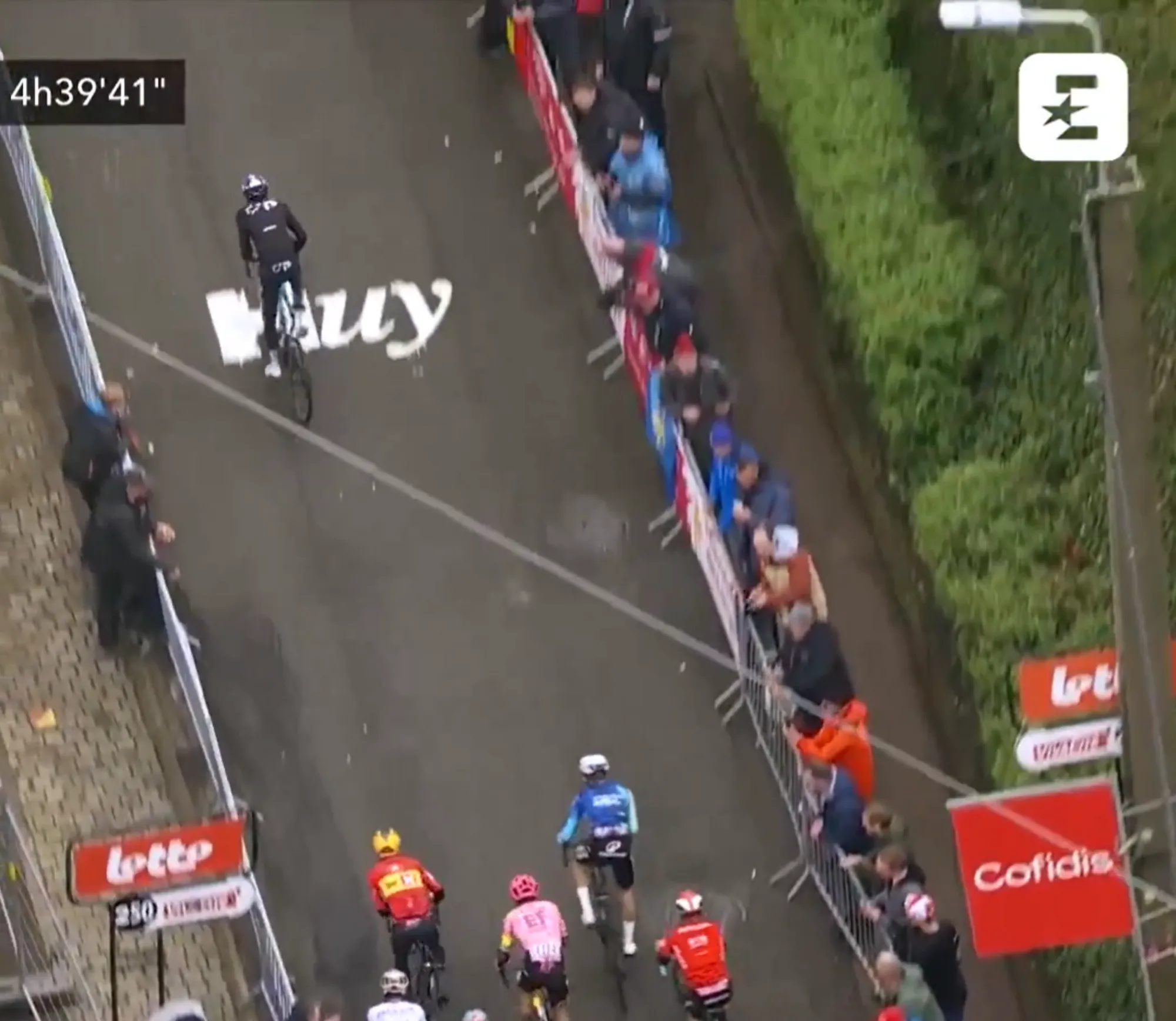 VÍDEO: Ataque brutal de Stephen Williams no Mur de Huy para ganhar a Flèche Wallonne