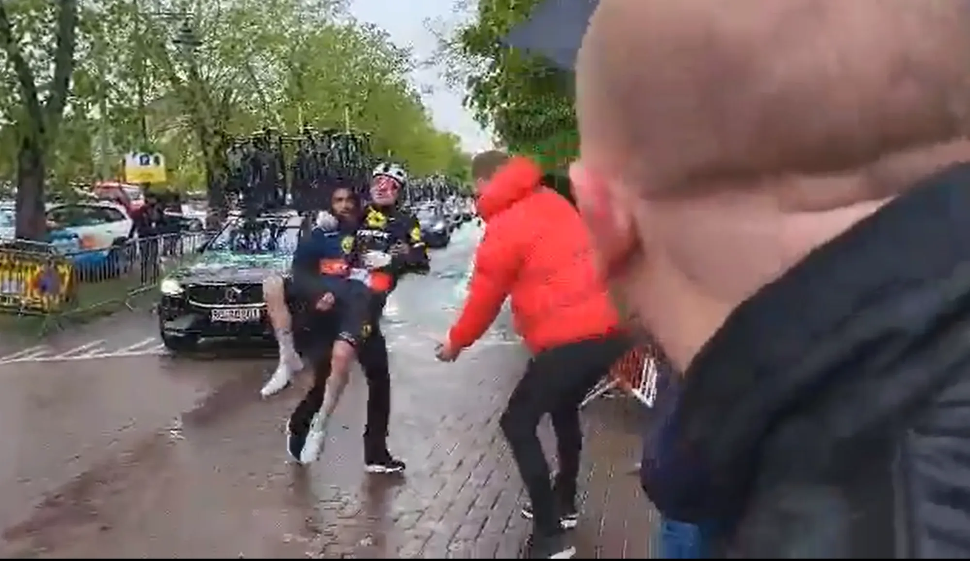 Médico alerta para os efeitos duradouros da hipotermia na Flèche Wallonne: "Há até histórias de ciclistas que nunca mais foram os mesmos"