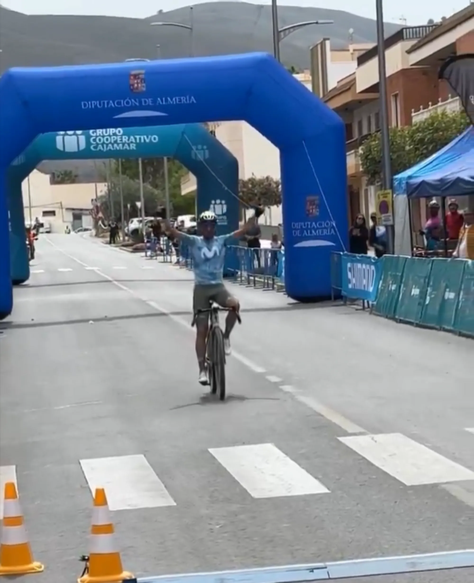 Quem sabe nunca esquece: Alejandro Valverde vence La Indomable 2024 com Tiago Ferreira no pódio