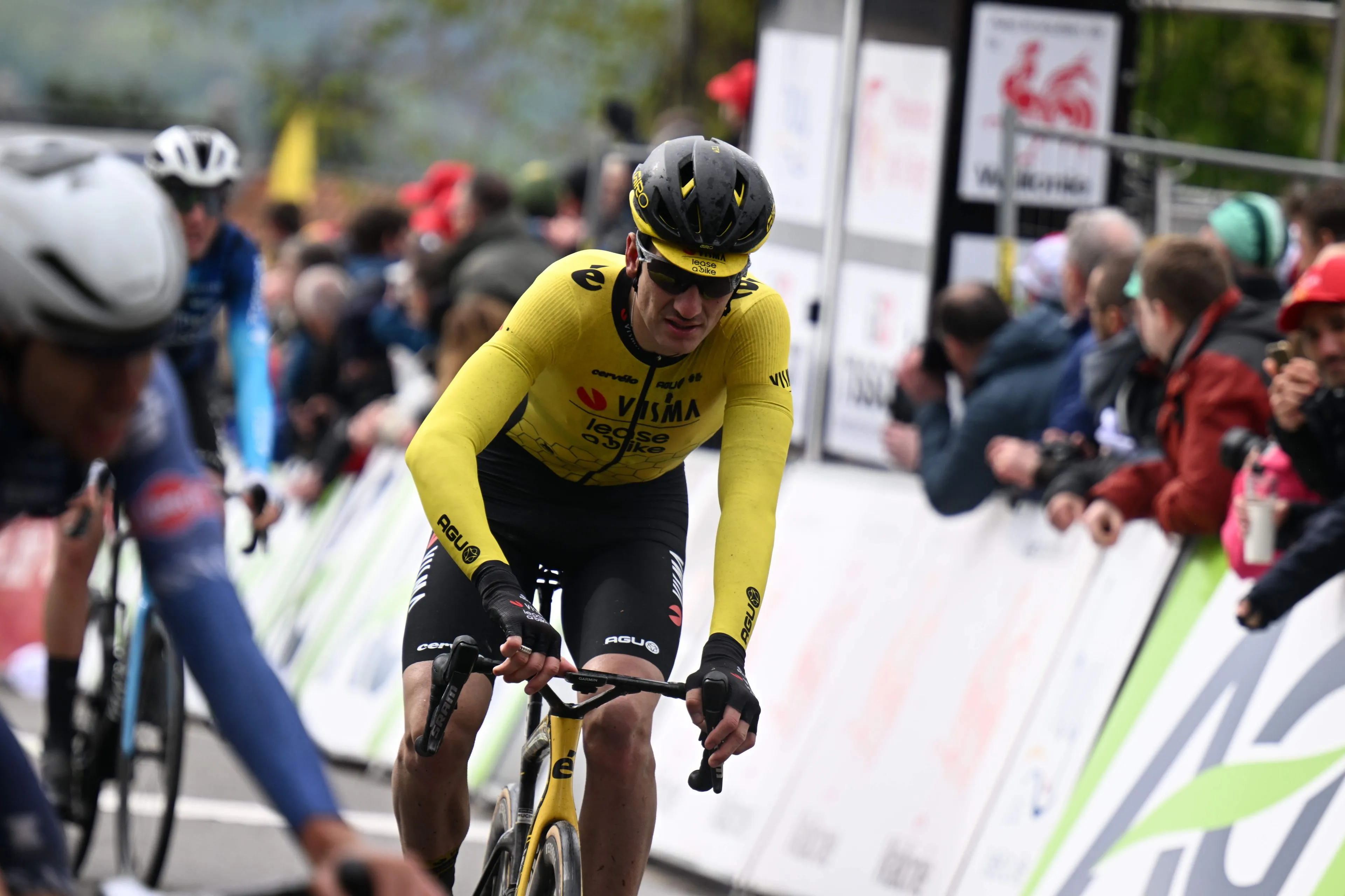 Tim van Dijke depois da Flèche Wallonne: "Deixei o Tiesj Benoot no Mur de Huy e abri. Foi tudo o que pude fazer por ele"