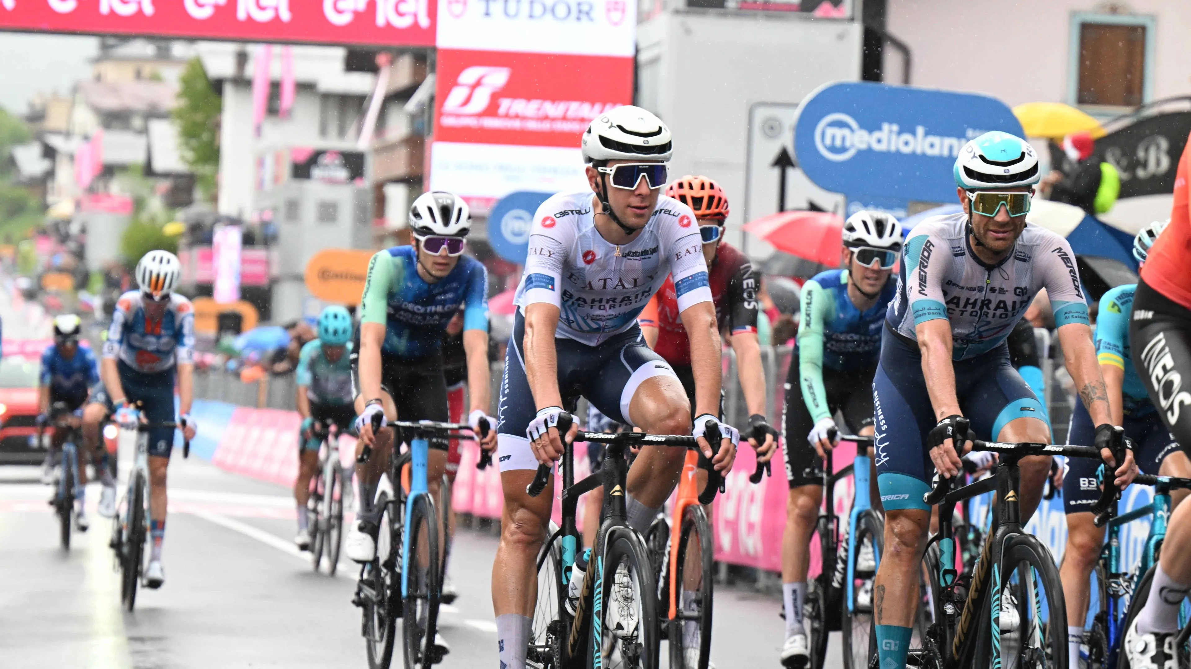 "Over the next few years I will try to win the Maglia Rosa" - Antonio Tiberi makes Italian fans dream after securing White Jersey on Giro debut